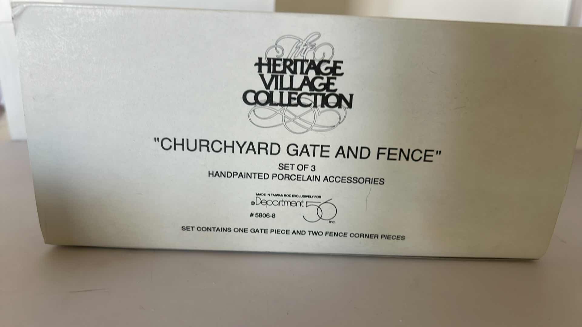 Photo 1 of 4- DEPT 56 - HERITAGE VILLAGE COLLECTION  CHRISTMAS COLLECTIBLES