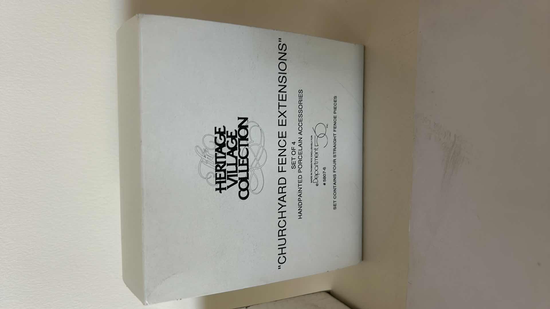 Photo 1 of 4- DEPT 56 - HERITAGE VILLAGE COLLECTION  CHRISTMAS COLLECTIBLES