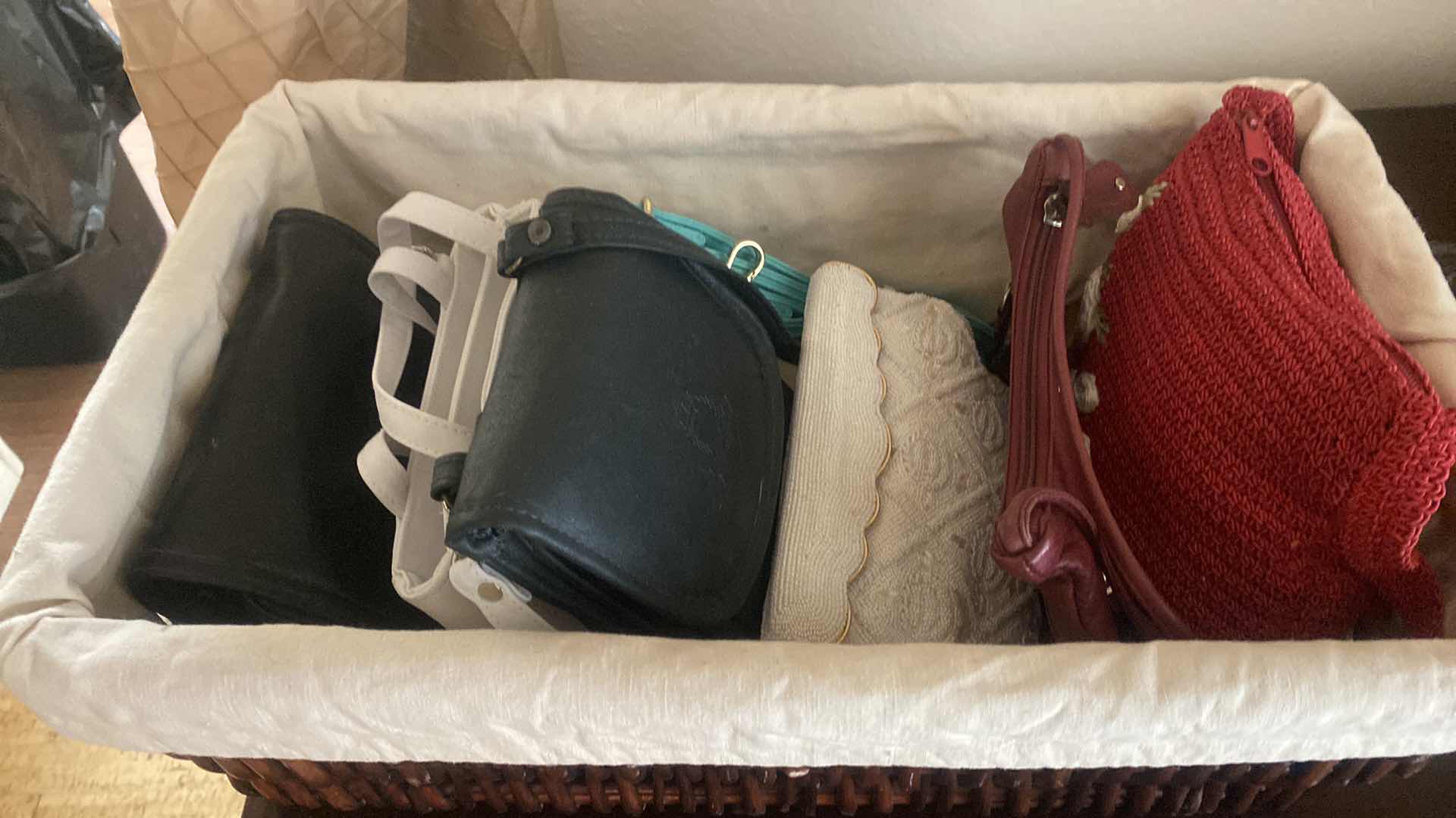 Photo 1 of 6 SMALL HANDBAGS - BASKET INCLUDED