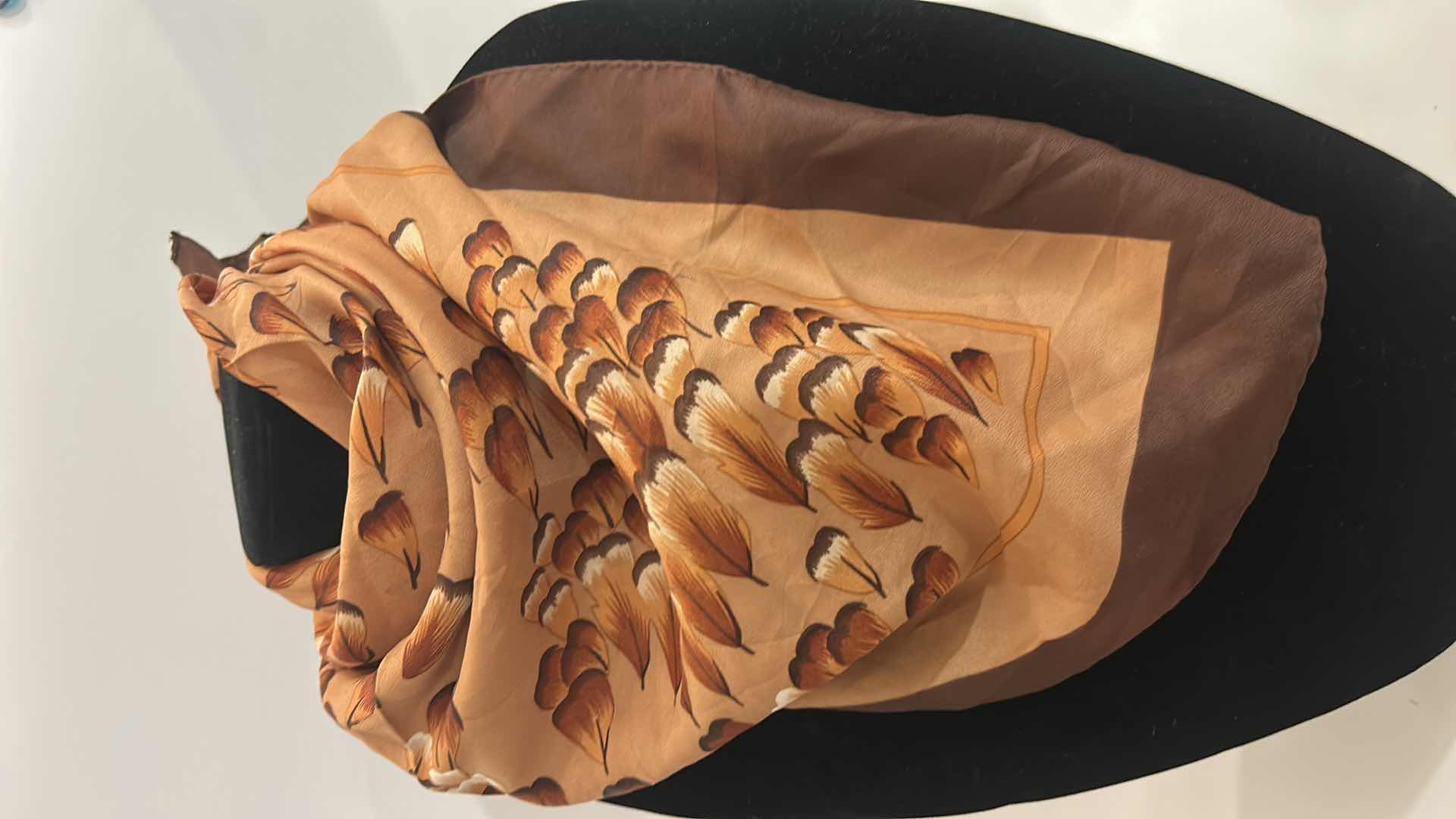 Photo 4 of 5 WOMENS SCARVES