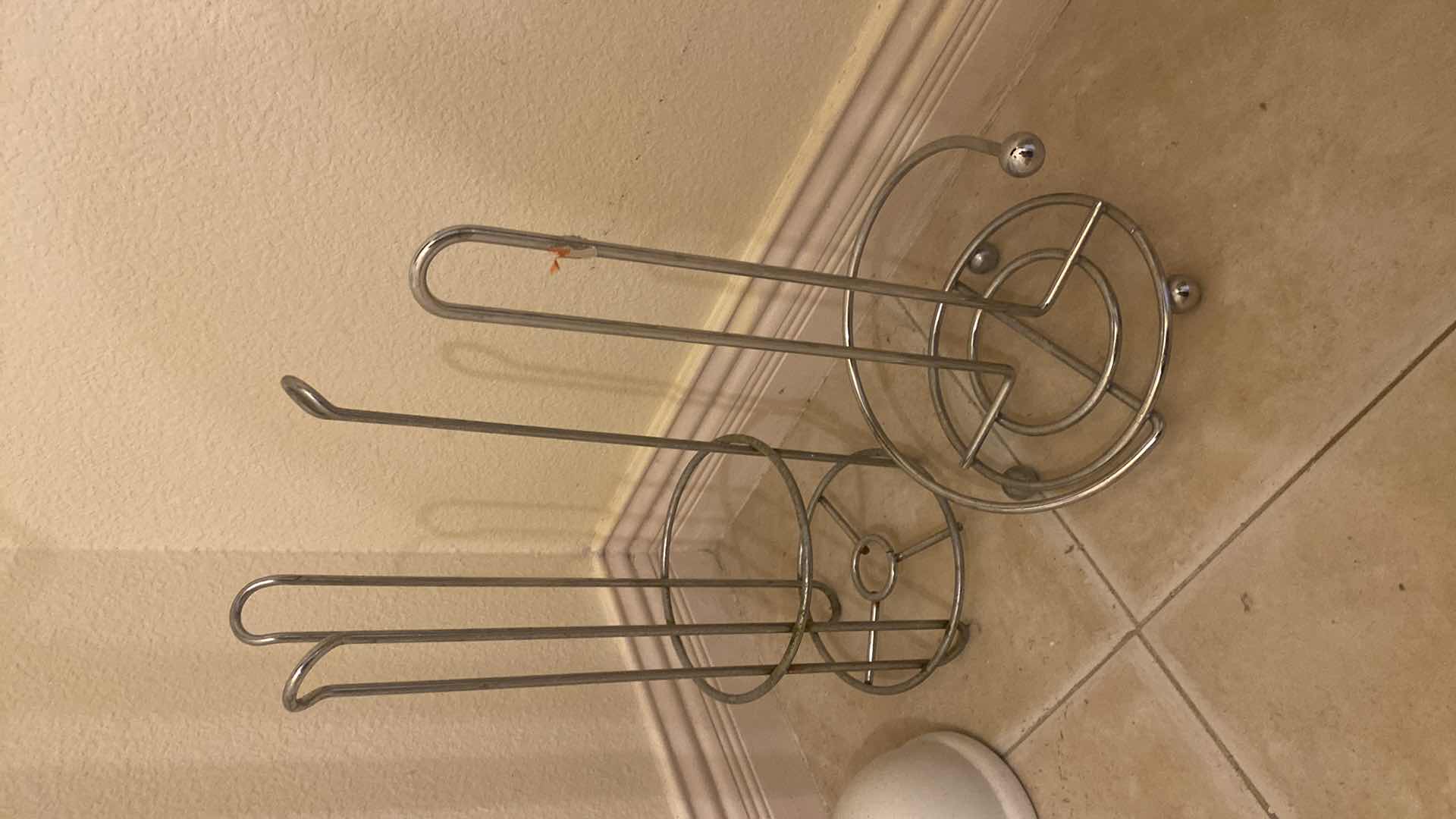 Photo 1 of 3 BATHROOM ACCESSORIES TOILET PAPER HOLDERS & PAPER TIEEL HOLDER