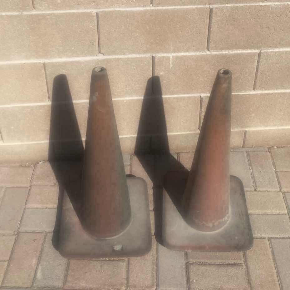 Photo 1 of 2 SAFETY CONES H27”