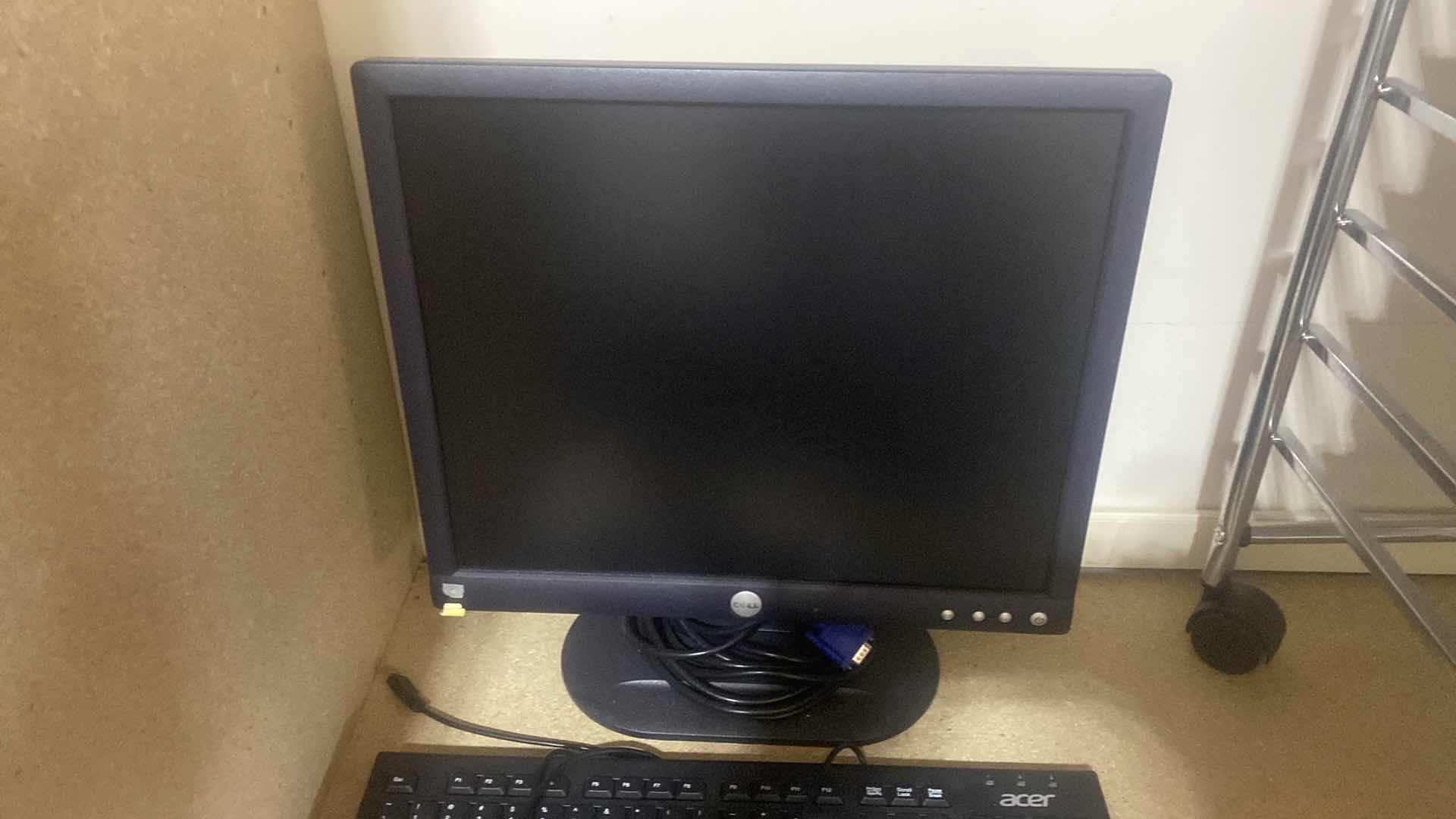 Photo 1 of DELL MONITOR 18” & ACER KEYBOARD