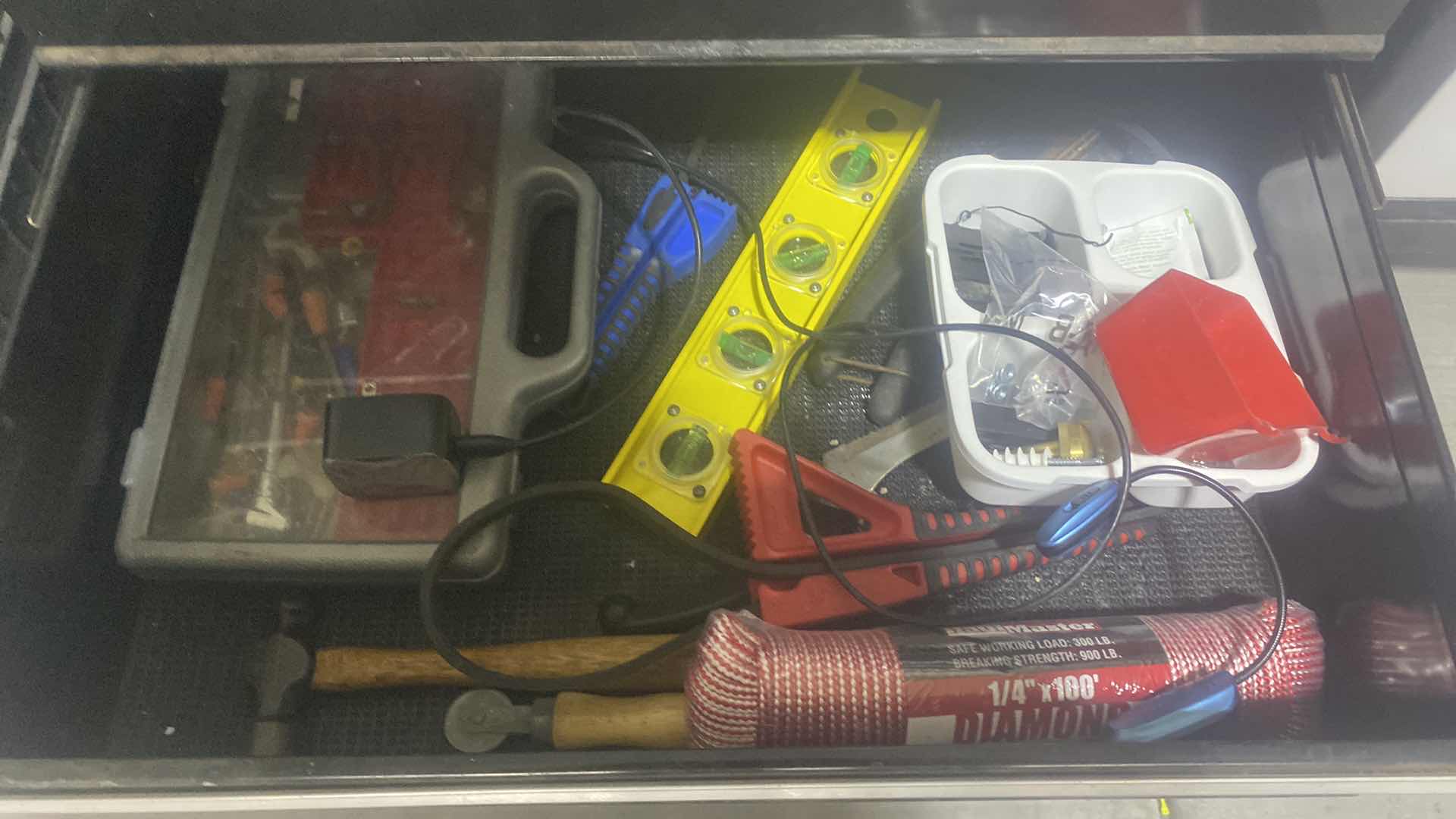 Photo 2 of CRAFTSMAN ROLLING TOOL BOX WITH CONTENTS - HAND TOOLS 30“ x 20“ H33 1/