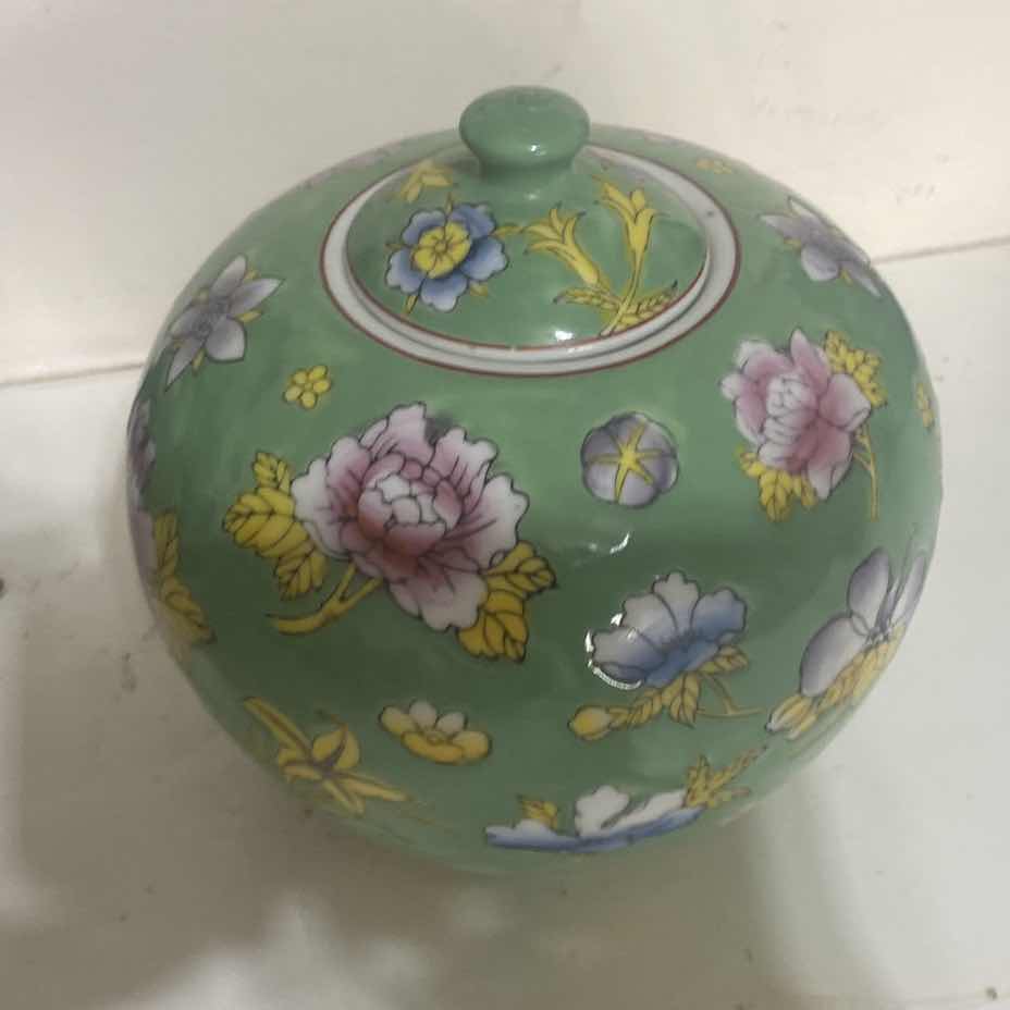 Photo 1 of 2 - CERAMIC VASE & ARTICHOKE H14”