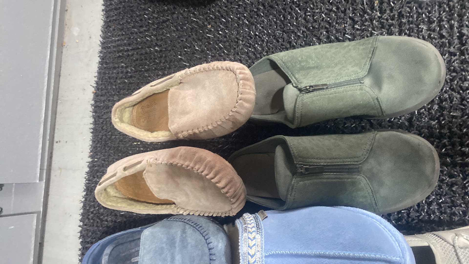 Photo 1 of 7 PAIRS WOMENS SLIPPERS SIZE 8 1/2