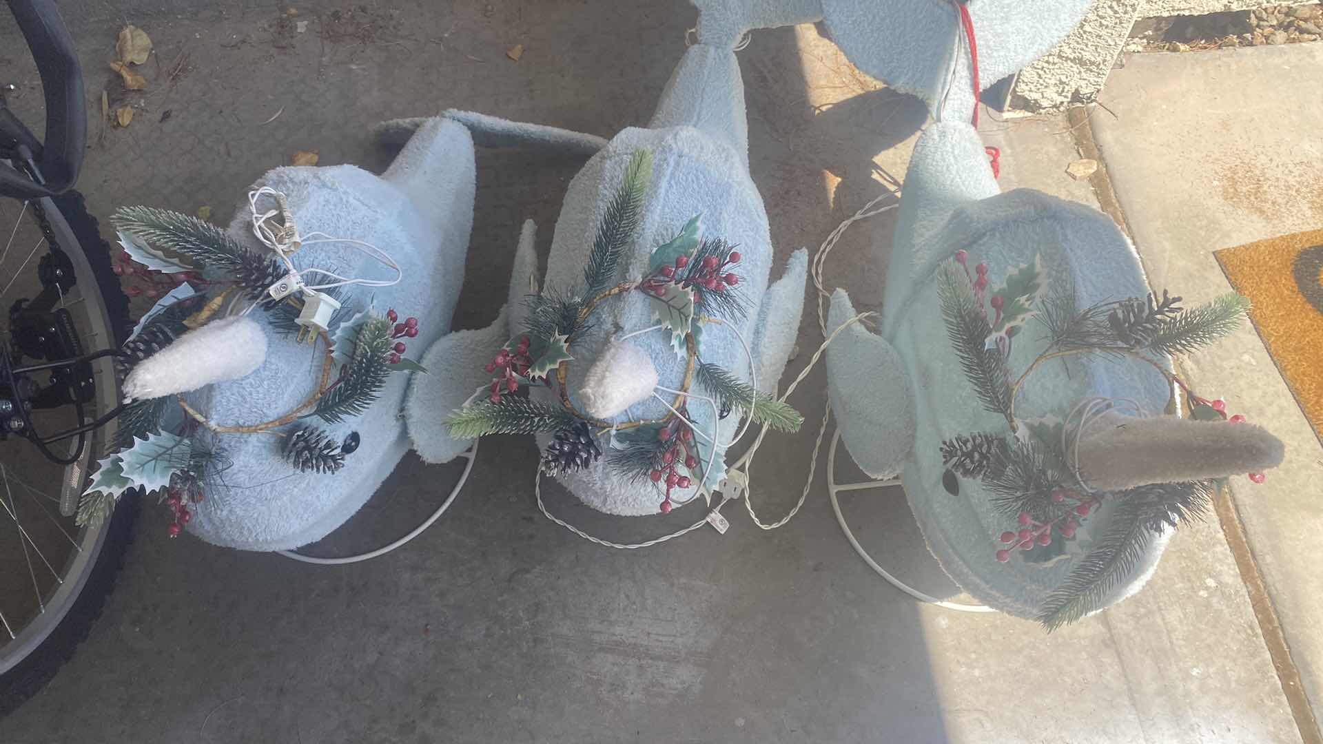 Photo 1 of 3 OUTDOOR WHALE & 3 BLOW UP HOLIDAY DECOR