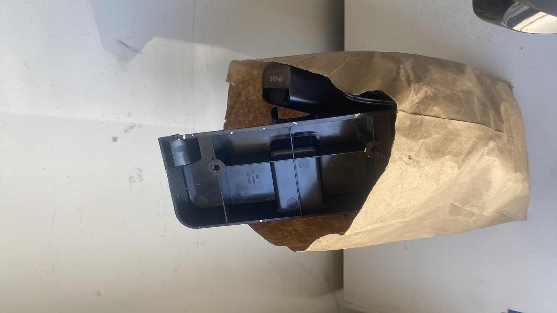 Photo 5 of HOOVER ONEPWR STICK VACUUM - NEEDS NEW BATTERY - DOES NOT CHARGE