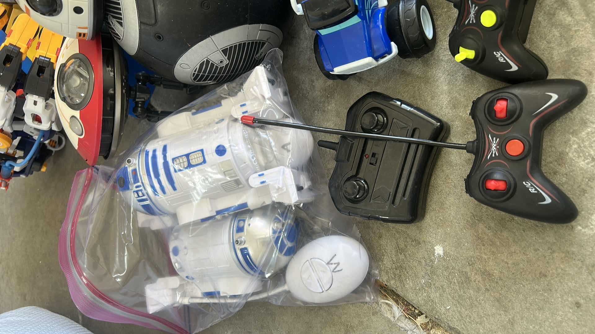 Photo 1 of CHILDRENS TOYS