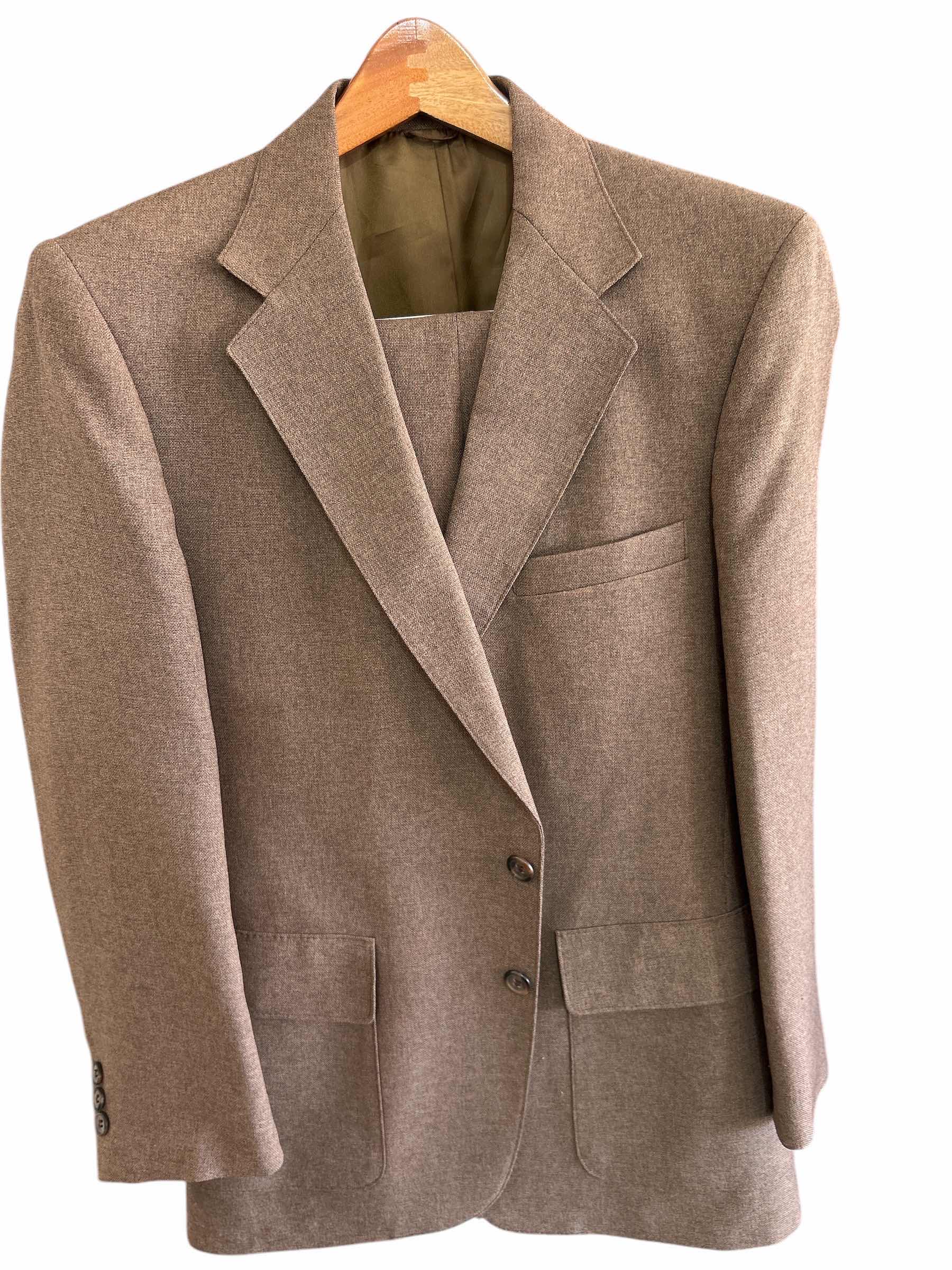 Photo 1 of 6 PIECES OF CLOTHING