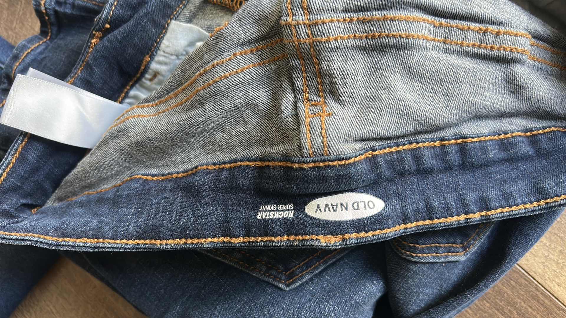 Photo 1 of 6 PAIRS WOMENS JEANS SIZE 28-30