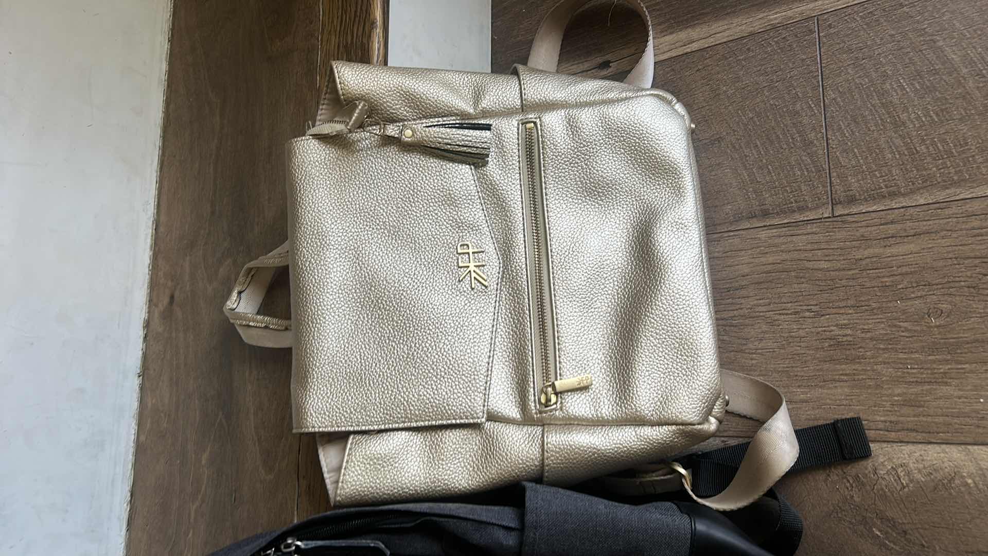 Photo 4 of 5 WOMENS BACKPACKS AND HANDBAGS