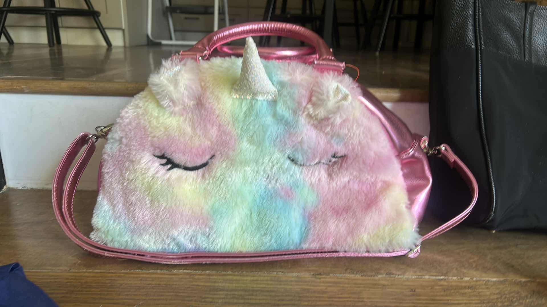 Photo 2 of 7 HANDBAGS AND TOTES