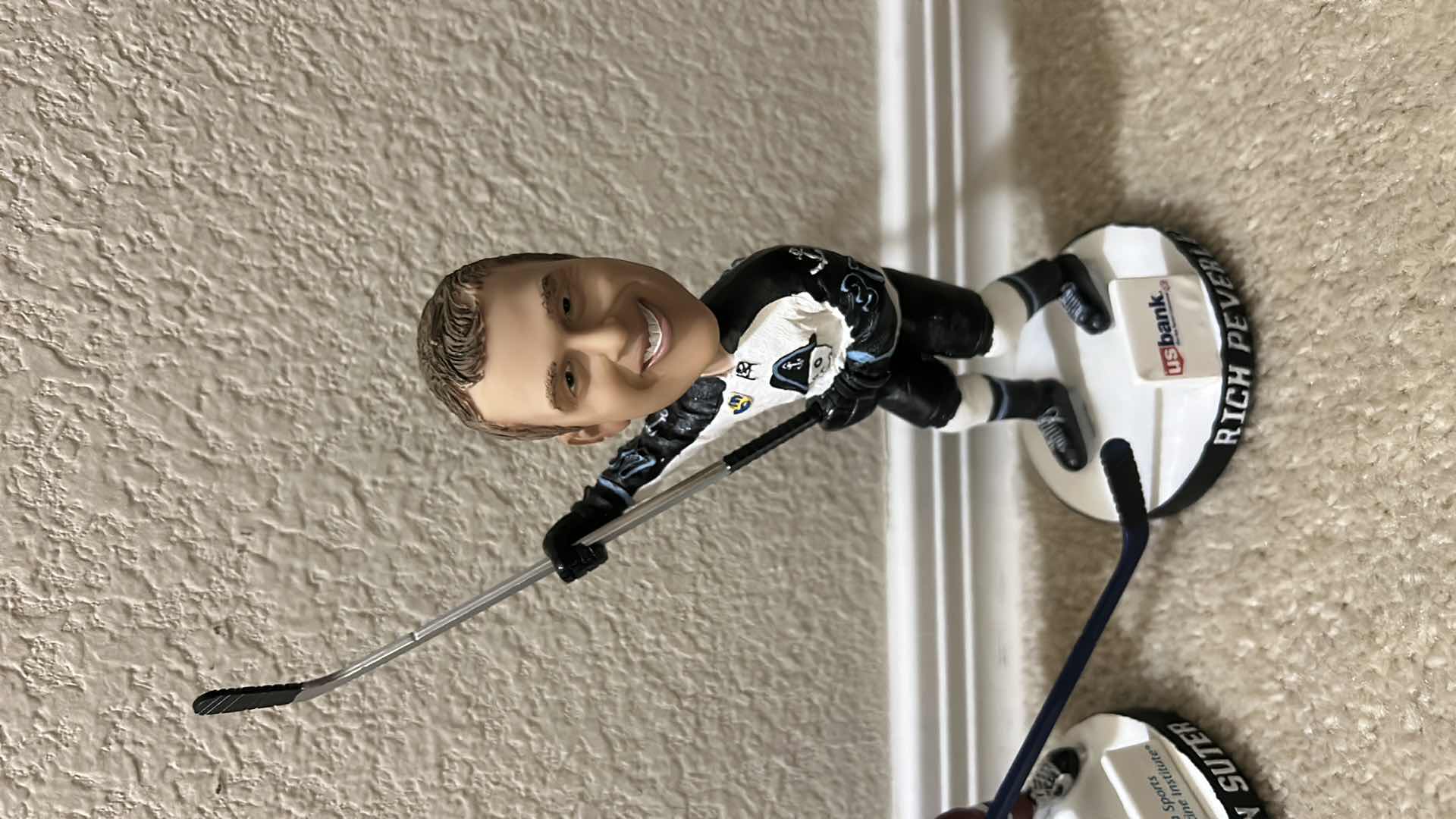 Photo 1 of 2 HOCKEY BOBBLEHEADS