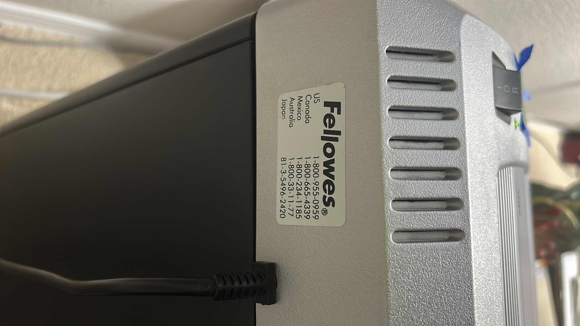 Photo 1 of FELLOWES SHREDDER