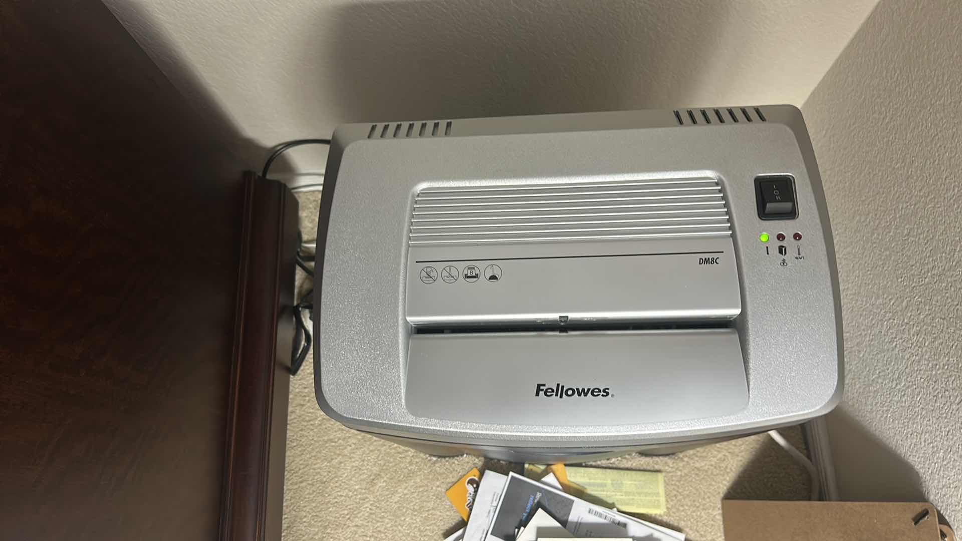 Photo 1 of FELLOWES SHREDDER