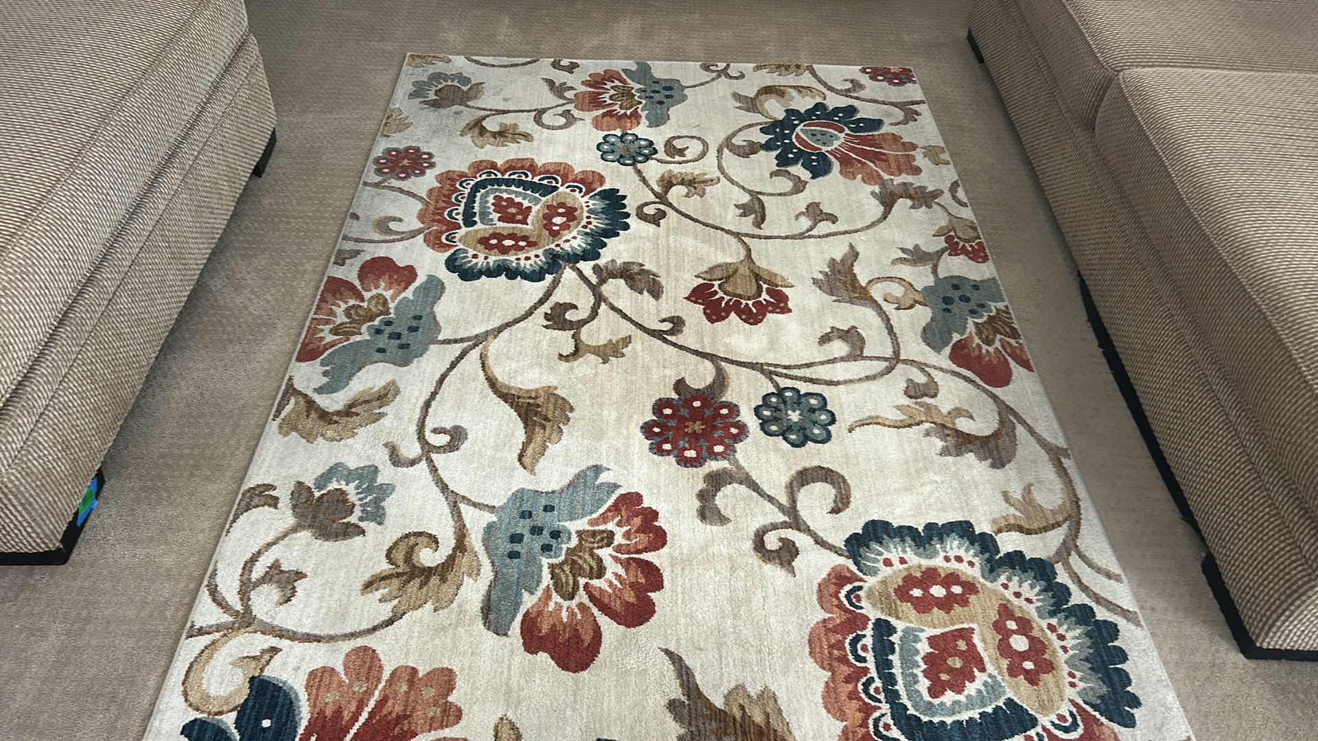 Photo 1 of MOHAWK HOME GRACELAND FLORAL AREA RUG 63” x 95”