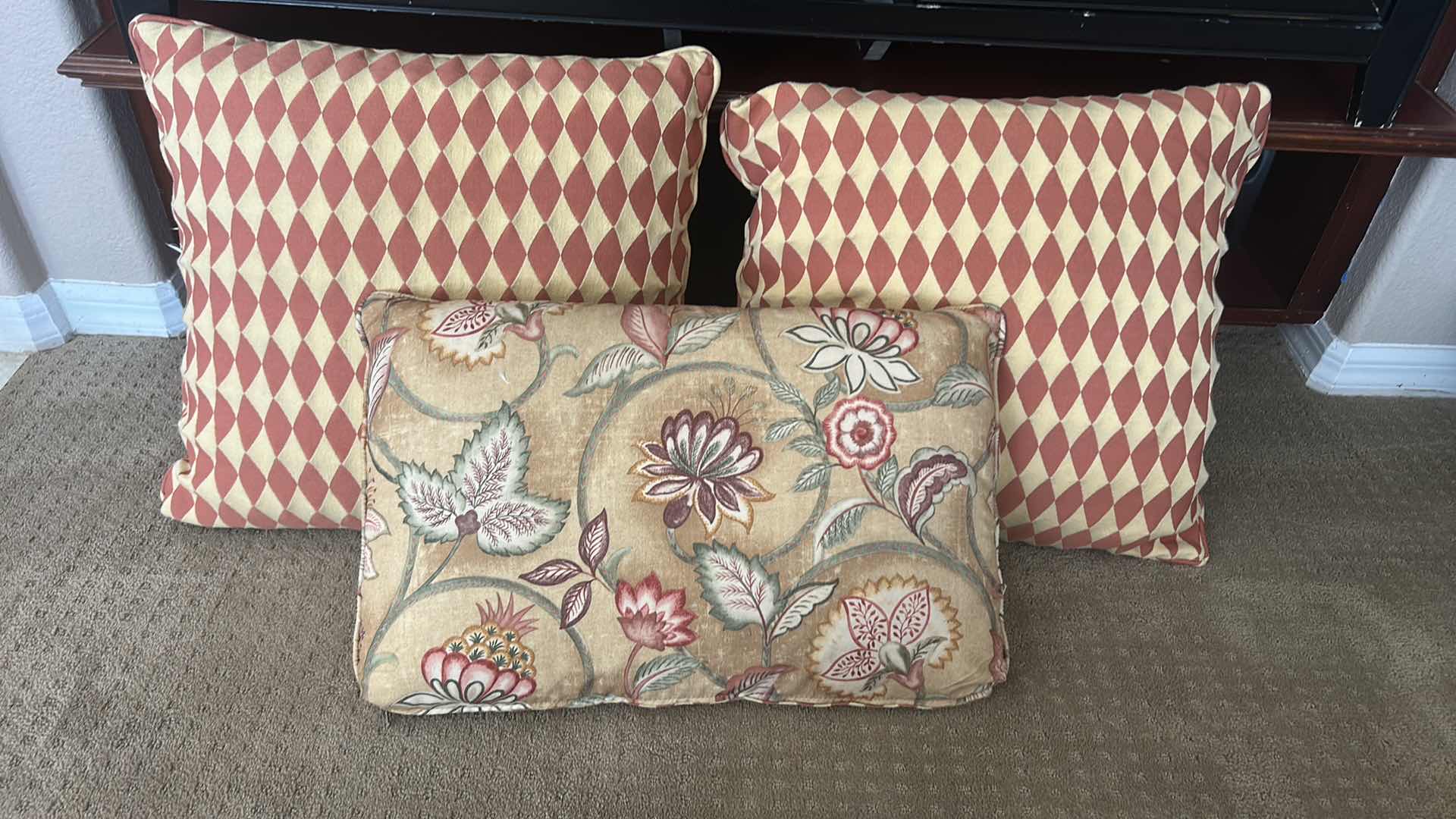 Photo 1 of 3-DIAMOND DESIGN ACCENT PILLOWS (LARGEST 22” x 22”)