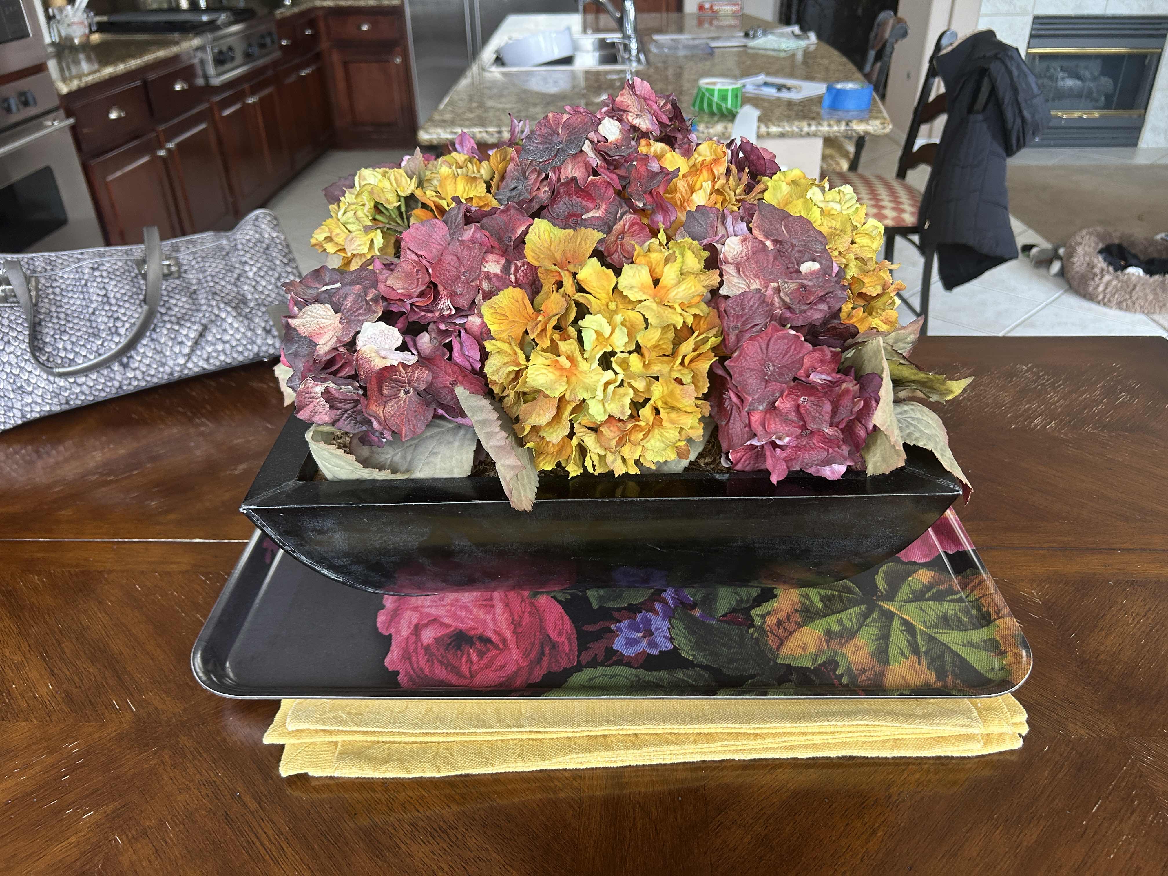 Photo 1 of FAUX FLORAL CENTERPIECE 16“ x H14“TRAY AND 4 YELLOW PLACEMATS