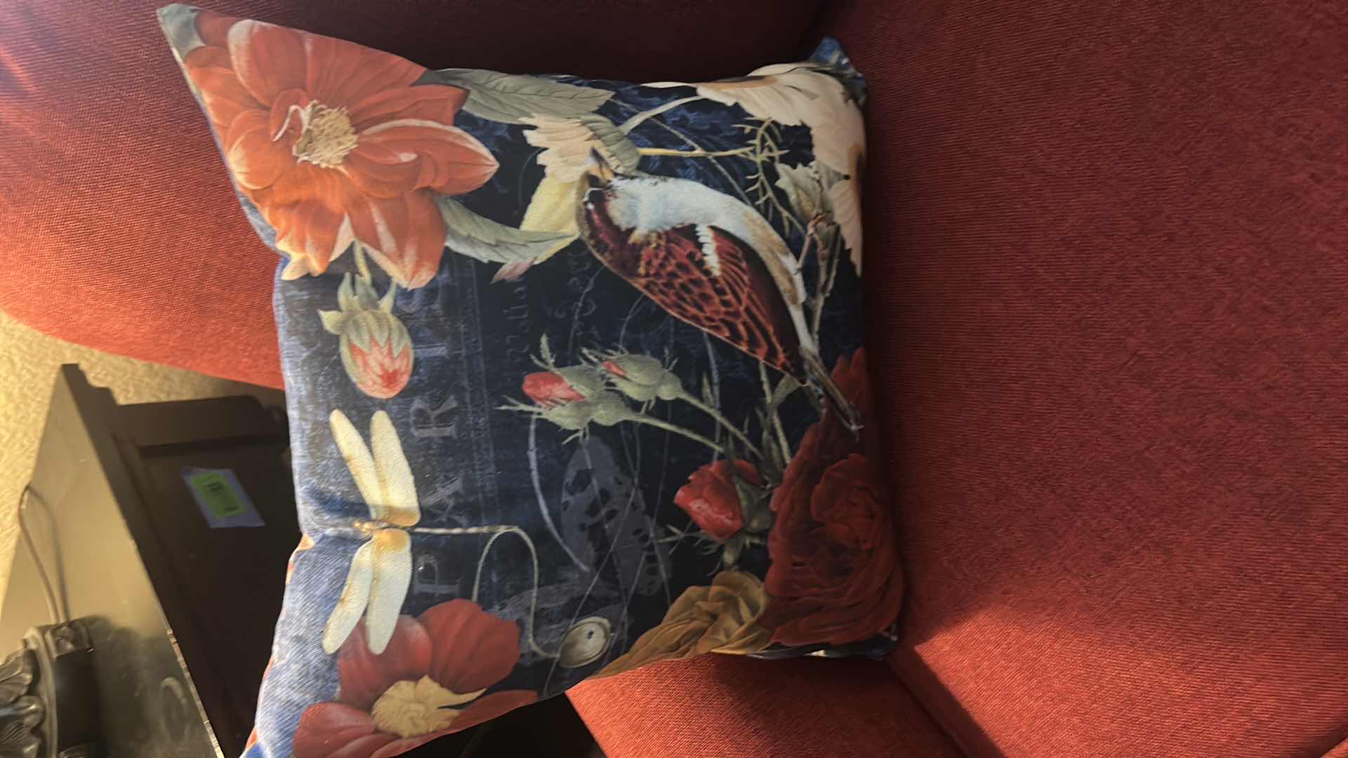 Photo 1 of 5' RED LOVESEAT W 2 ACCENT PILLOWS