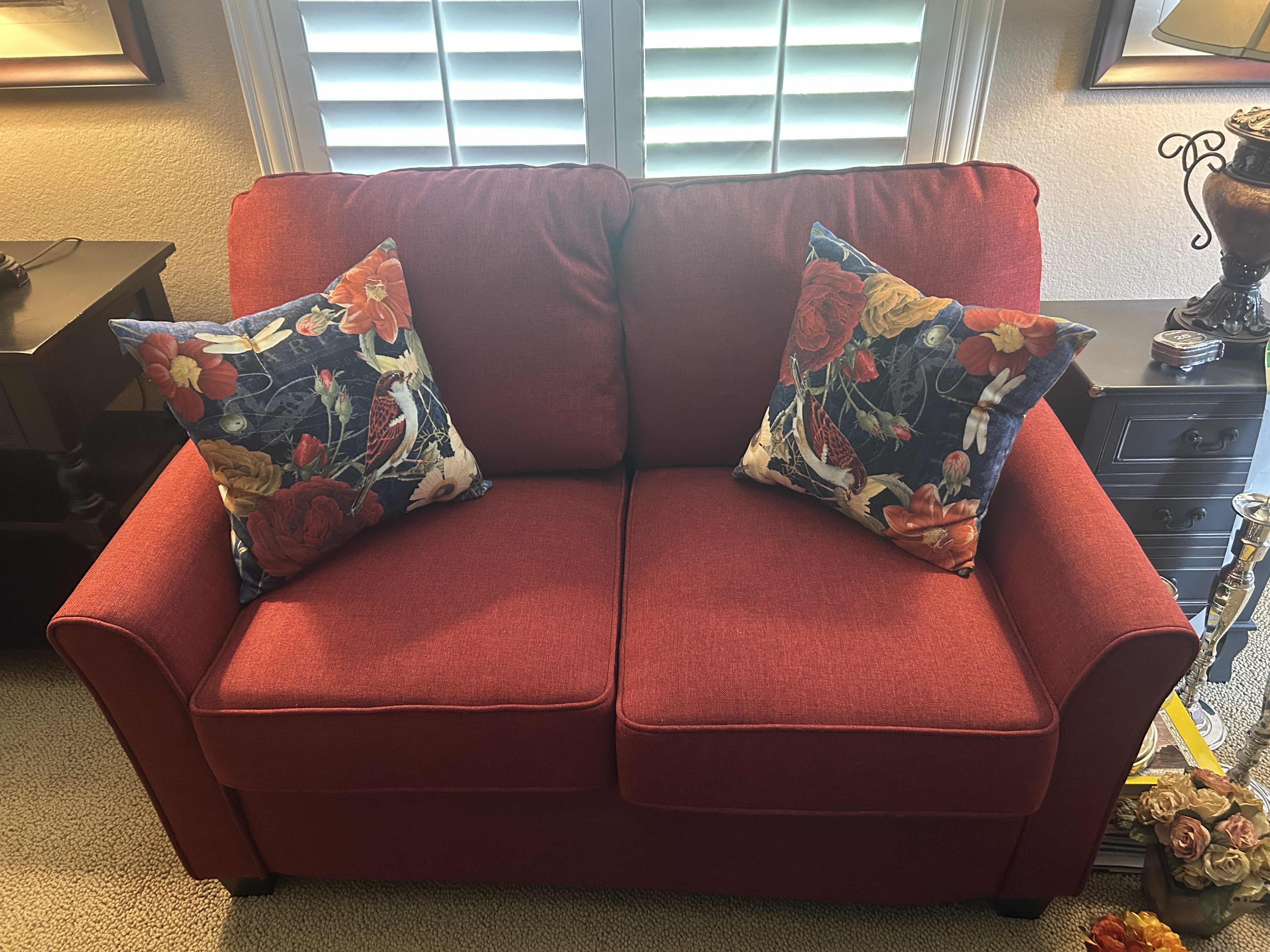 Photo 1 of 5' RED LOVESEAT W 2 ACCENT PILLOWS