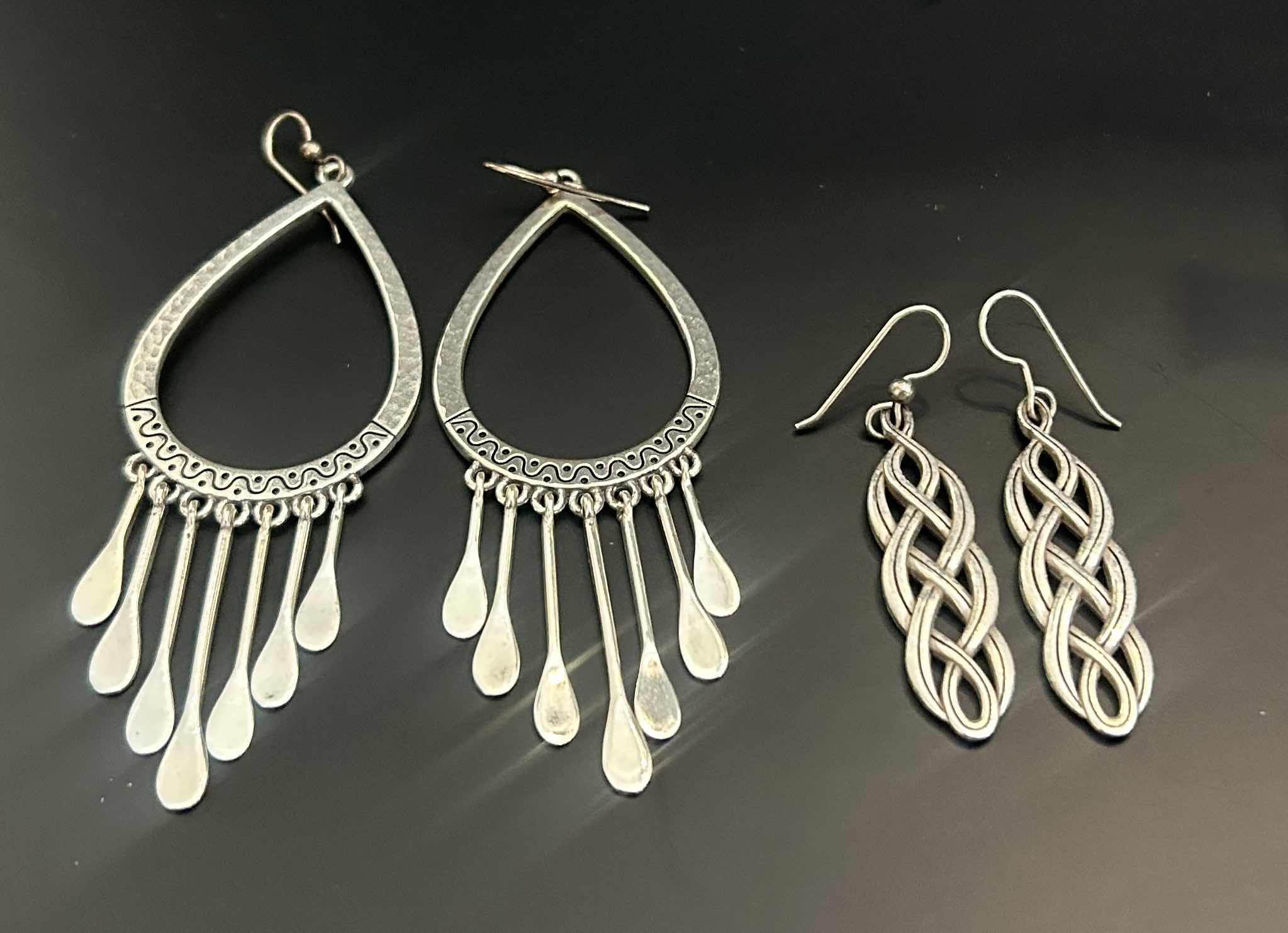 Photo 2 of 2 PRS-BRIGHTON SILVER-TONE DANGLED EARRINGS 
