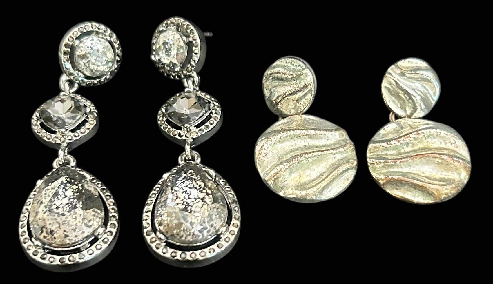 Photo 1 of 2 PRS-BRIGHTON SILVER-TONE DANGLED PIERCED EARRINGS