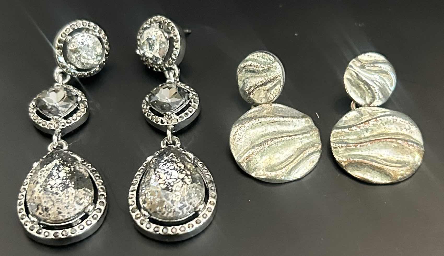 Photo 1 of 2 PRS-BRIGHTON SILVER-TONE DANGLED PIERCED EARRINGS