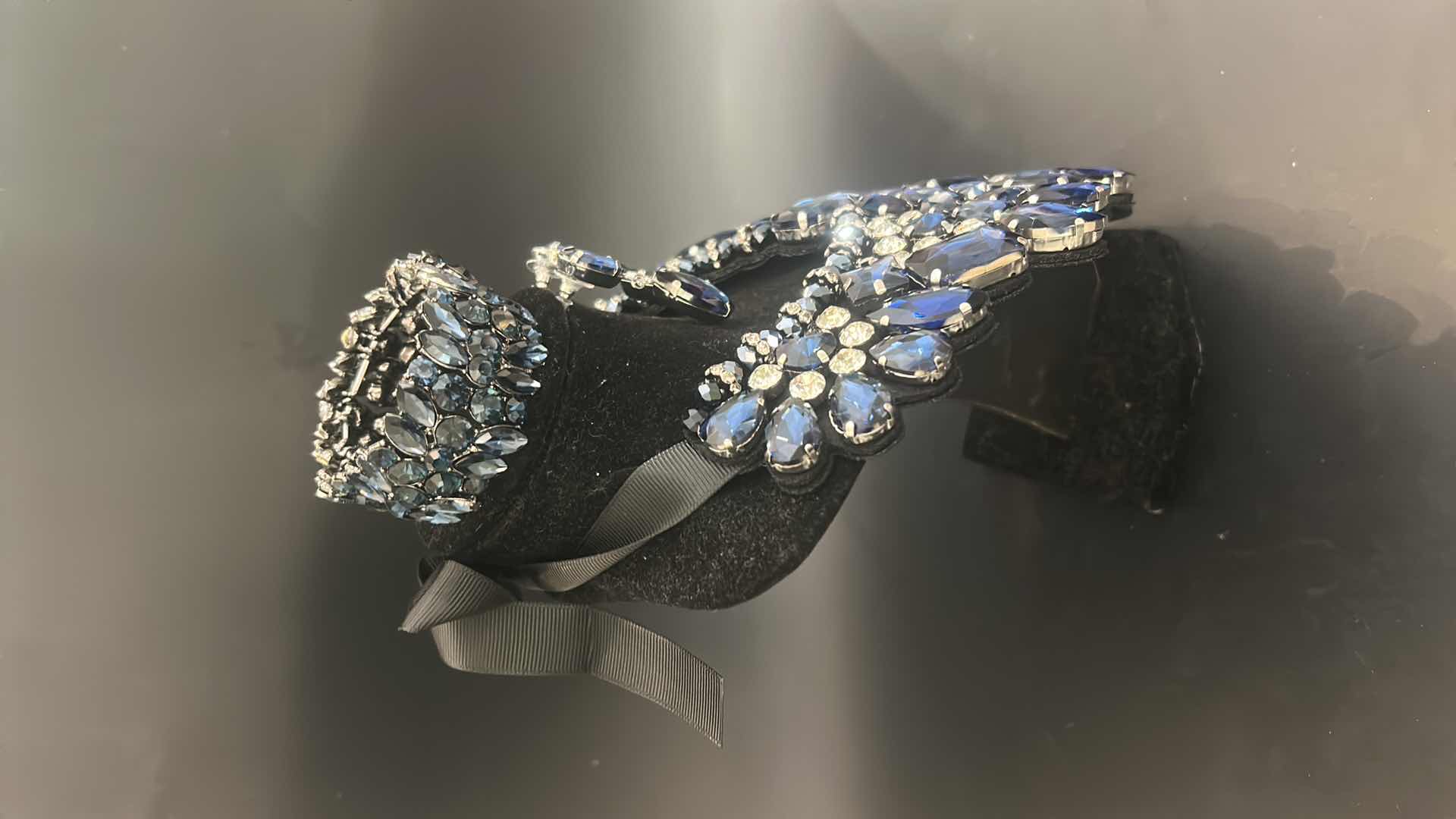 Photo 1 of GLAMOUR COSTUME BIB BLUE STONE NECKLACE W MATCHING BRACELET & EARRINGS