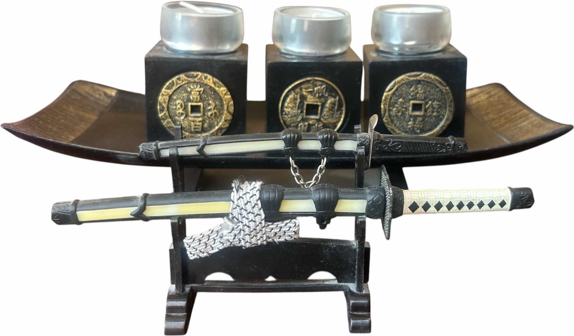 Photo 1 of 2 SMALL CHINESE ITEMS