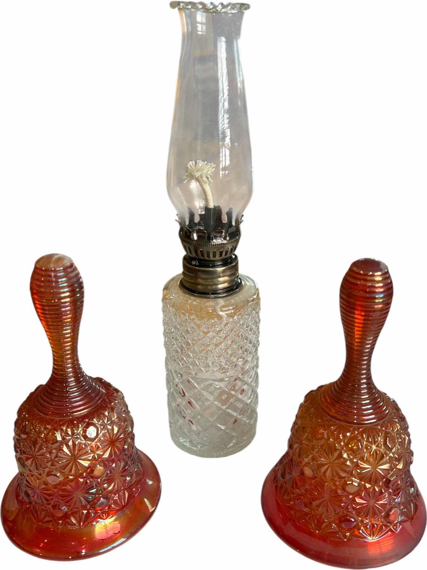 Photo 1 of 2 VINTAGE FENTON CARNIVAL GLASS DAISY BELLS AND LAMPLIGHT FARMS OIL LAMP H10”