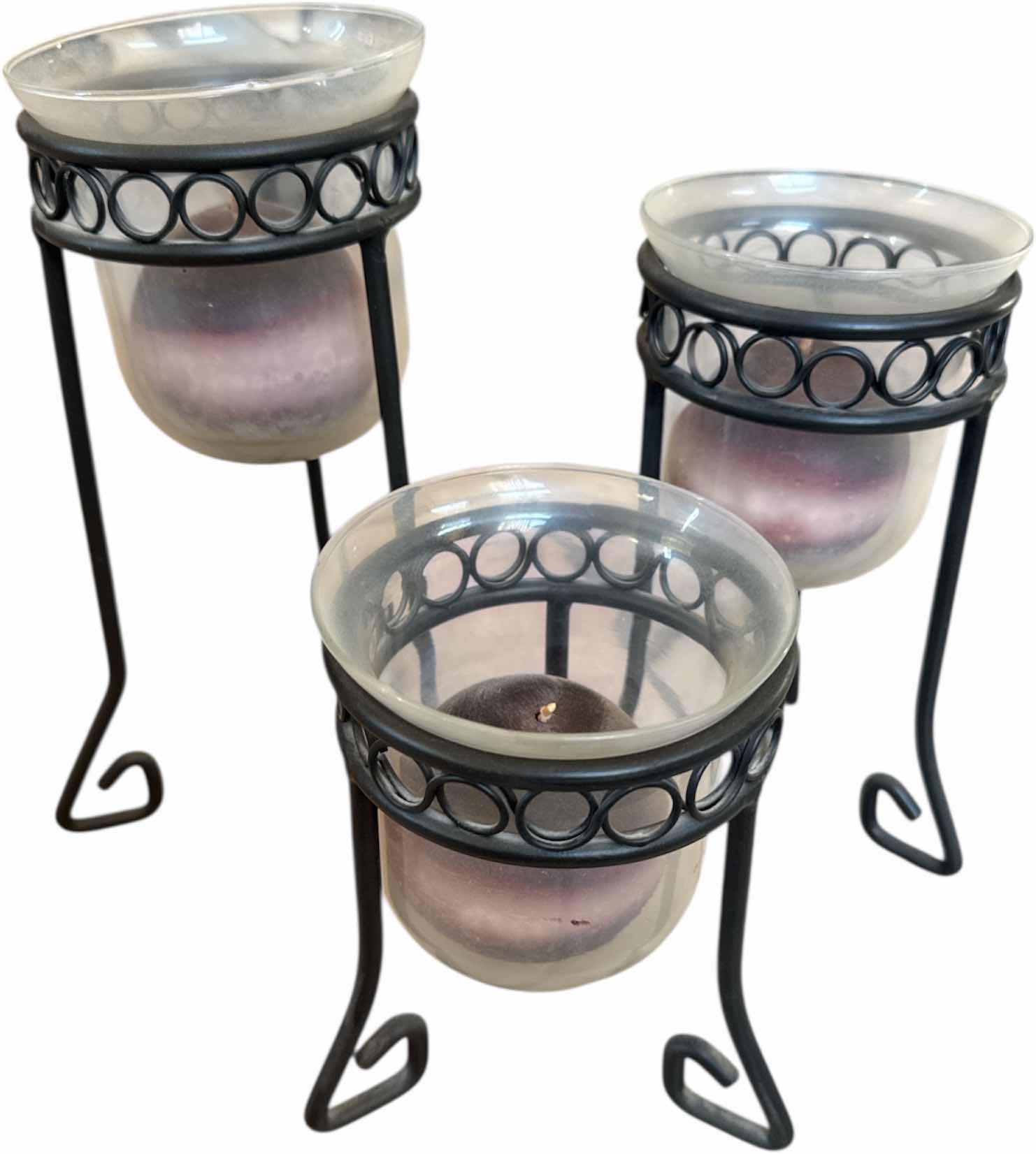 Photo 1 of 4- VINTAGE LA TAMITO BY SHADRAK 78/200, ARTWORK, AND 3 METAL CANDLEHOLDERS, BLACK

PLATE
D10”