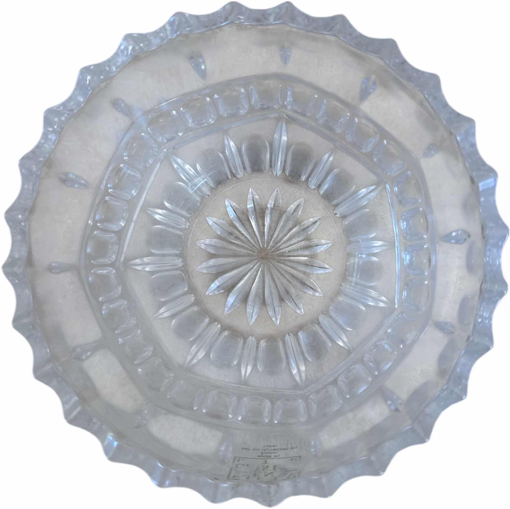 Photo 1 of 2- VINTAGE FIFTH AVENUE CRYSTAL LTD AND WONDERS OF THE WILD 24% LEAD CRYSTAL LION

BOWL
D5.75” X H3.5”