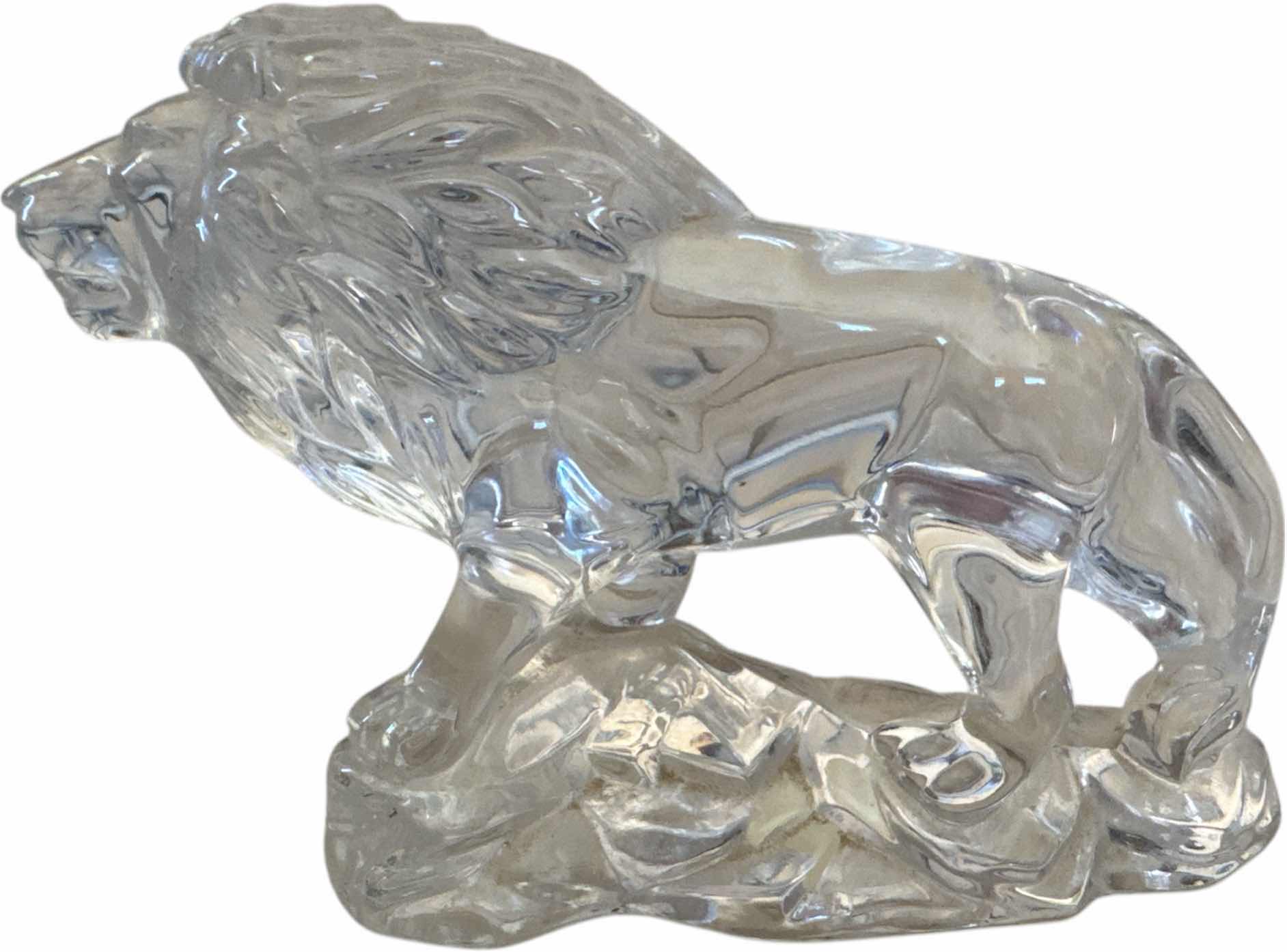 Photo 1 of 2- VINTAGE FIFTH AVENUE CRYSTAL LTD AND WONDERS OF THE WILD 24% LEAD CRYSTAL LION

BOWL
D5.75” X H3.5”