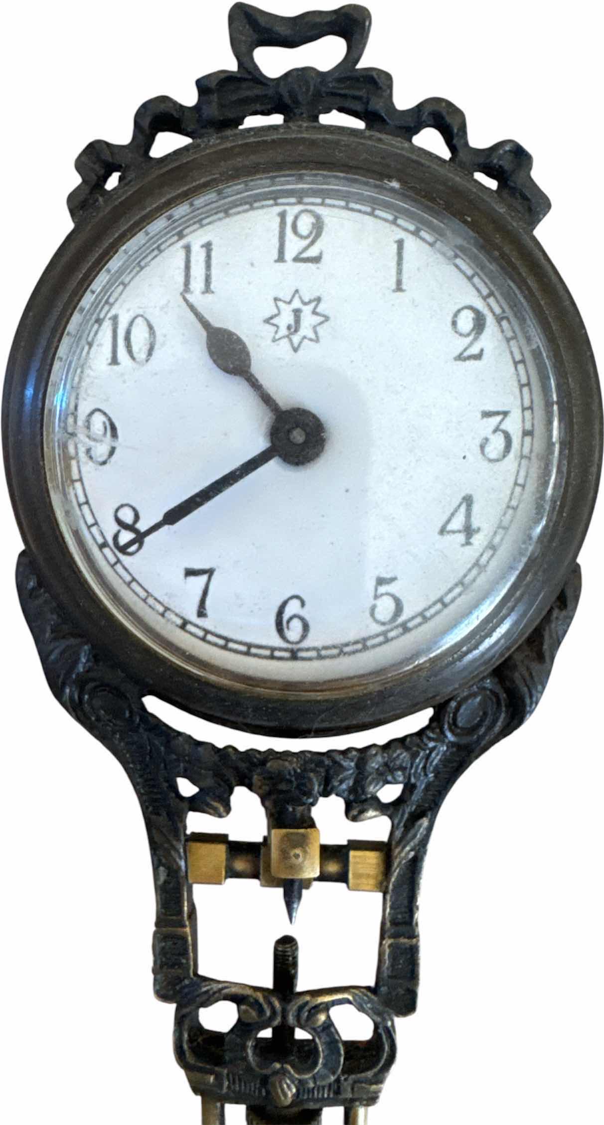 Photo 1 of 165
ANTIQUE BRASS MOVEMENT ARM FOR GERMAN JUNGHANS SWINGING CLOCK

H9.5”