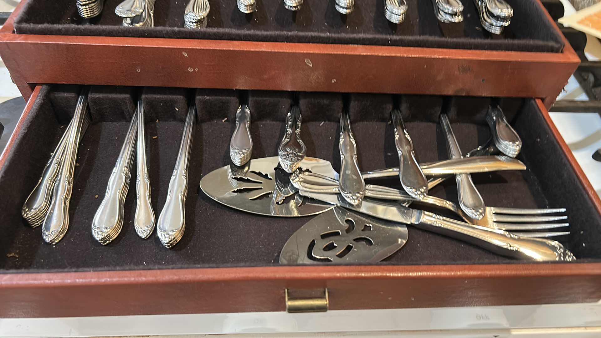 Photo 3 of 115 PC SIMEON L & GEORGE H ROGERS STAINLESS BY ONEIDA LTD SILVERSMITHS