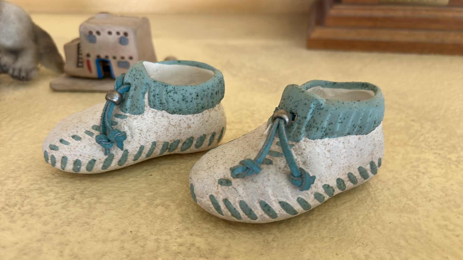 Photo 2 of 7 NATIVE AMERICAN HOME DECOR PIECES (COYOTE 9 1/2” x 3”