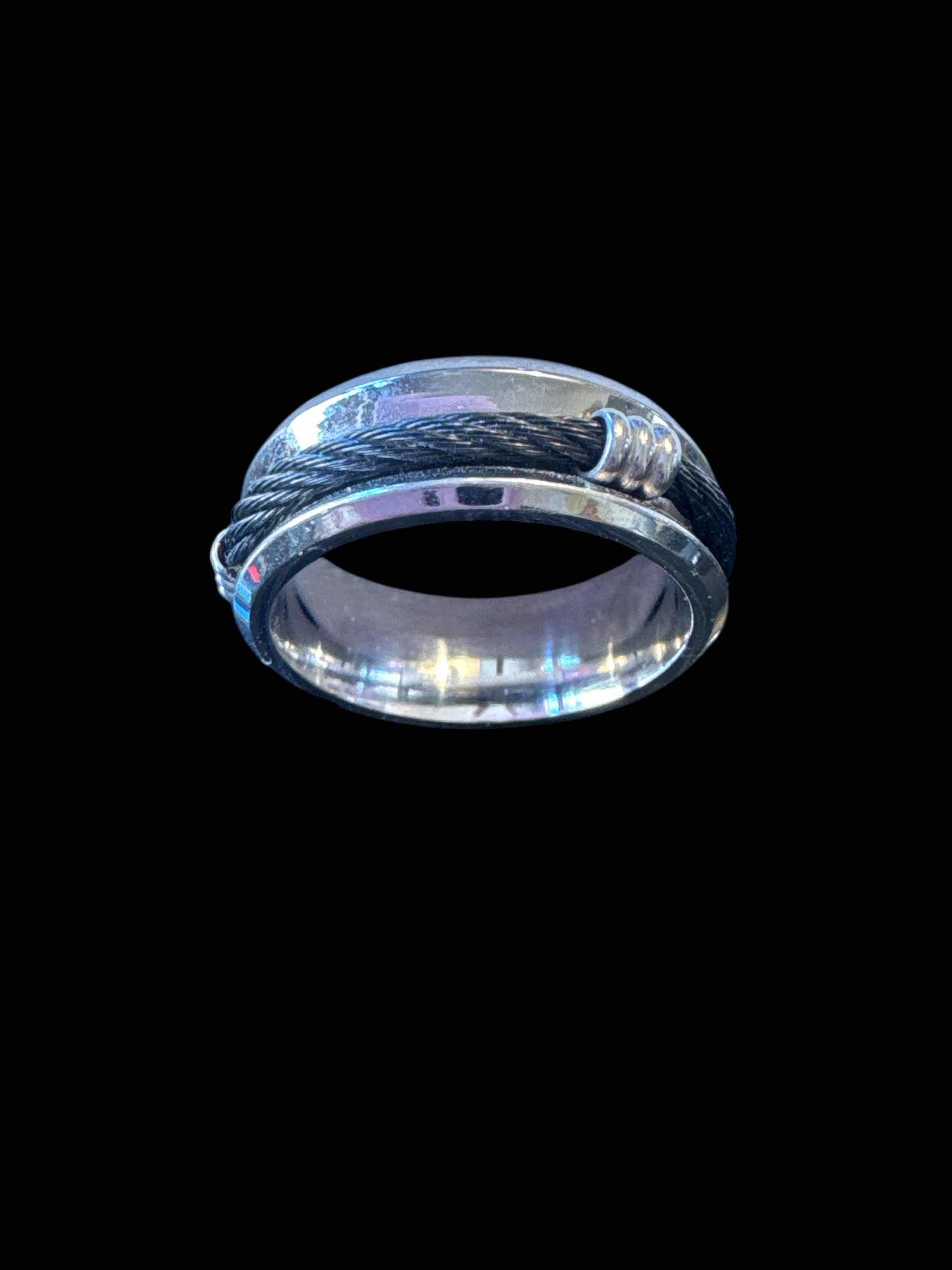 Photo 1 of 2- MENS RING SILVER TONE, APPROXIMATE SIZE 8