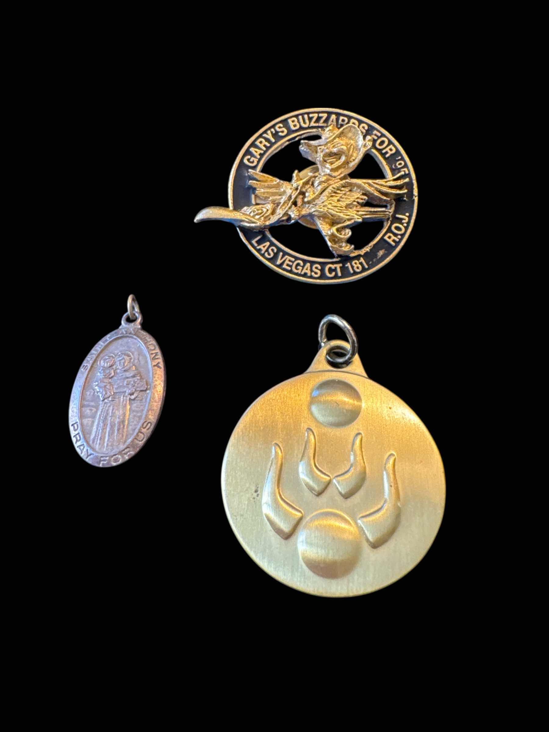 Photo 1 of 6- ASSORTED COIN, PENDANTS, AND PIN

D1.5” AND SMALLER