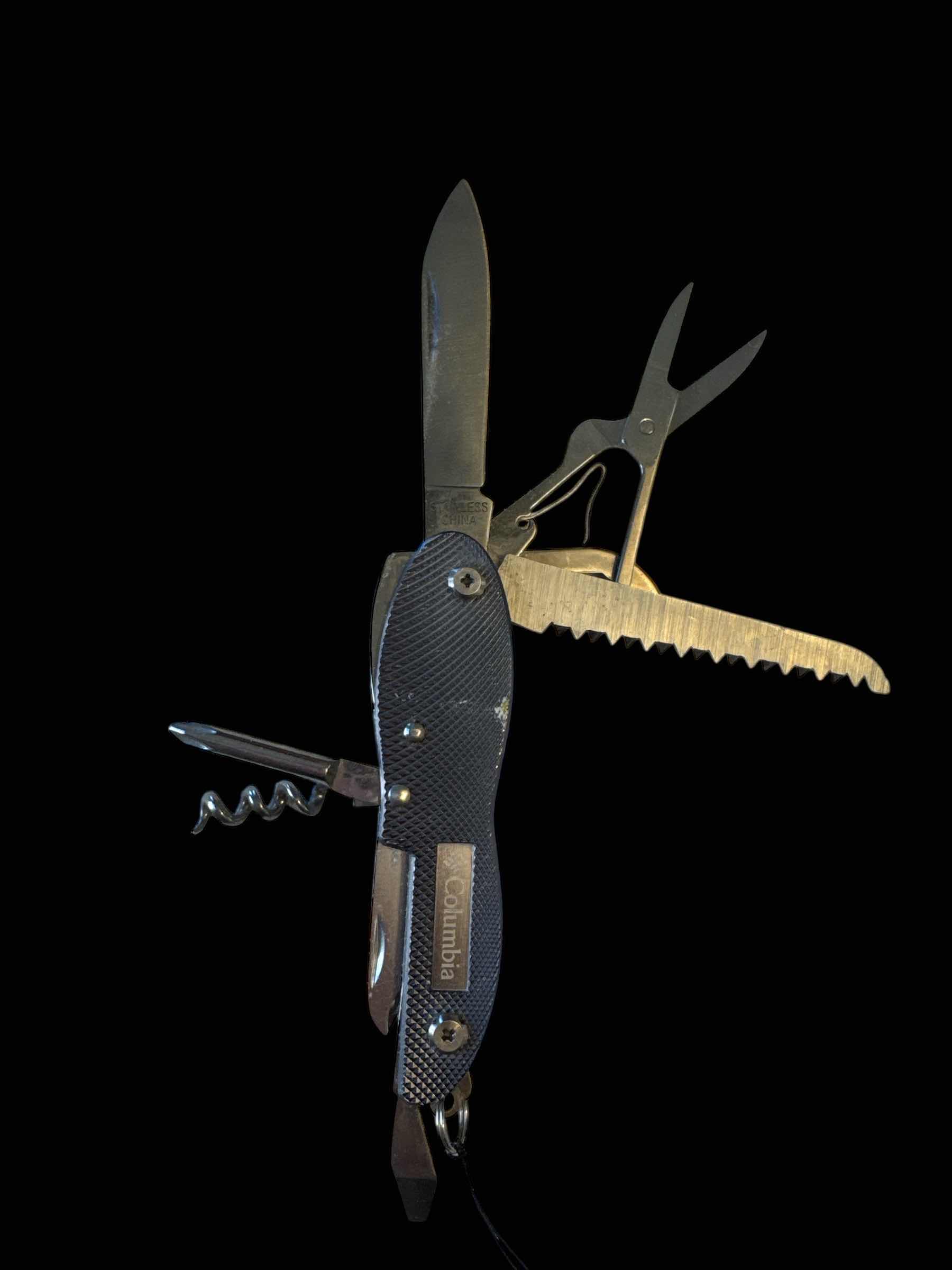 Photo 1 of 2 POCKET KNIVES MULTI-TOOL, COLOMBIA AND DUCK DYNASTY 

H3.5”
