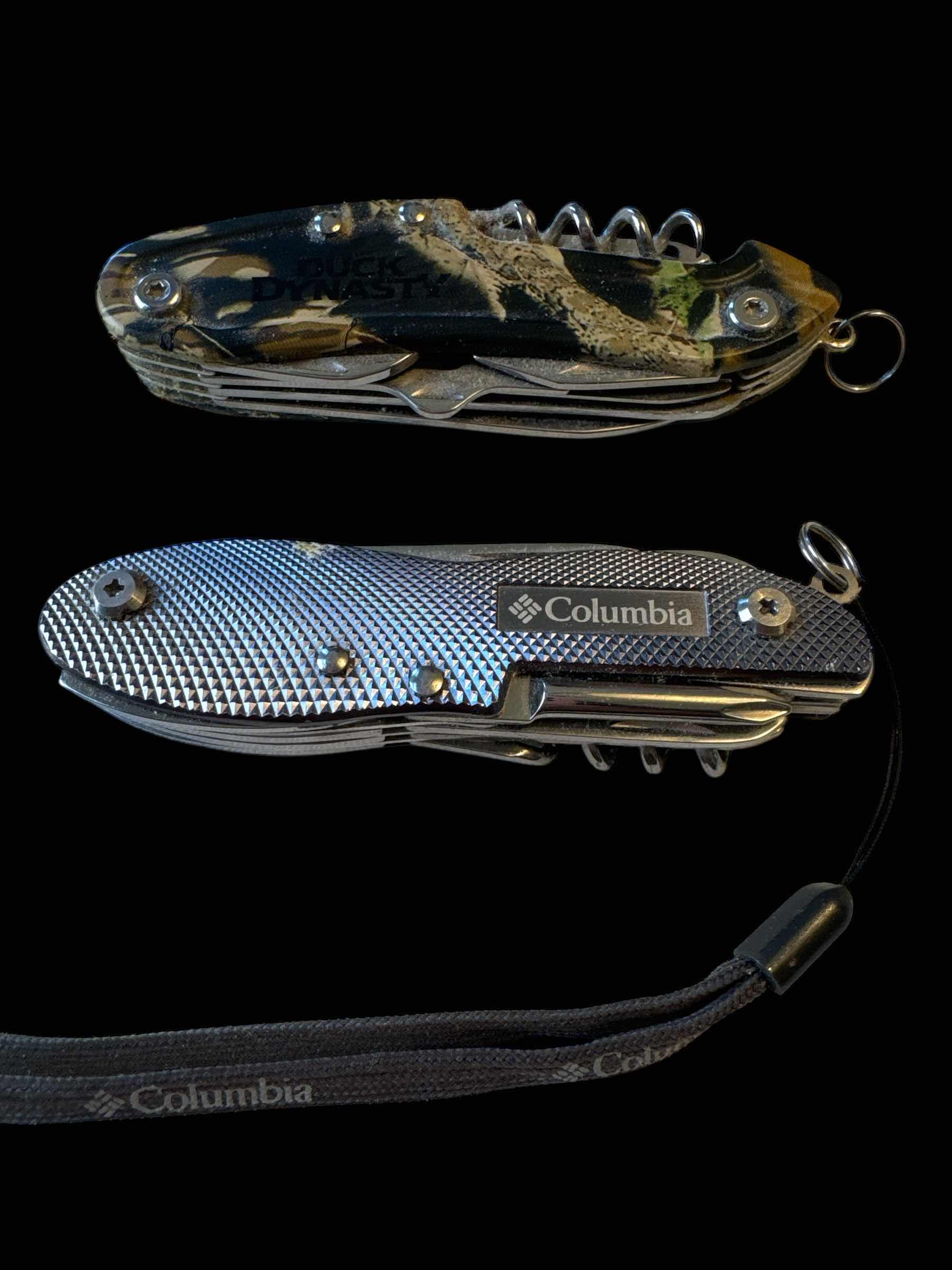 Photo 1 of 2 POCKET KNIVES MULTI-TOOL, COLOMBIA AND DUCK DYNASTY 

H3.5”