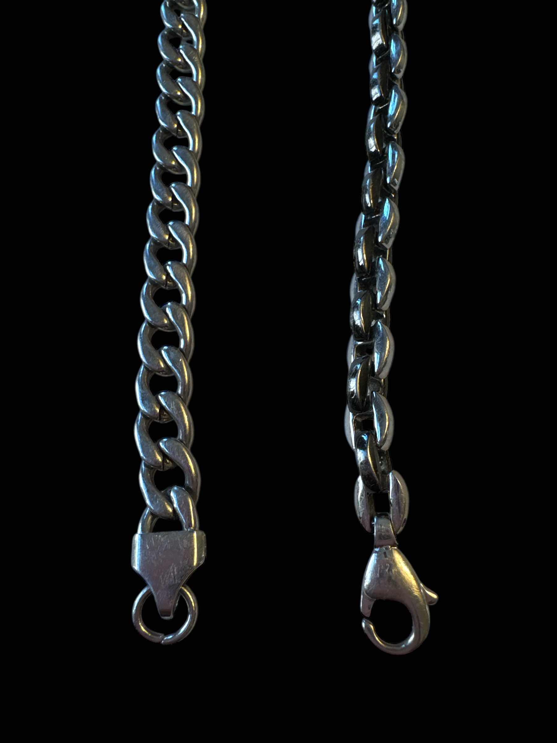 Photo 1 of 2- MENS SILVER TONE BRACELET, JEWELRY 

L9”