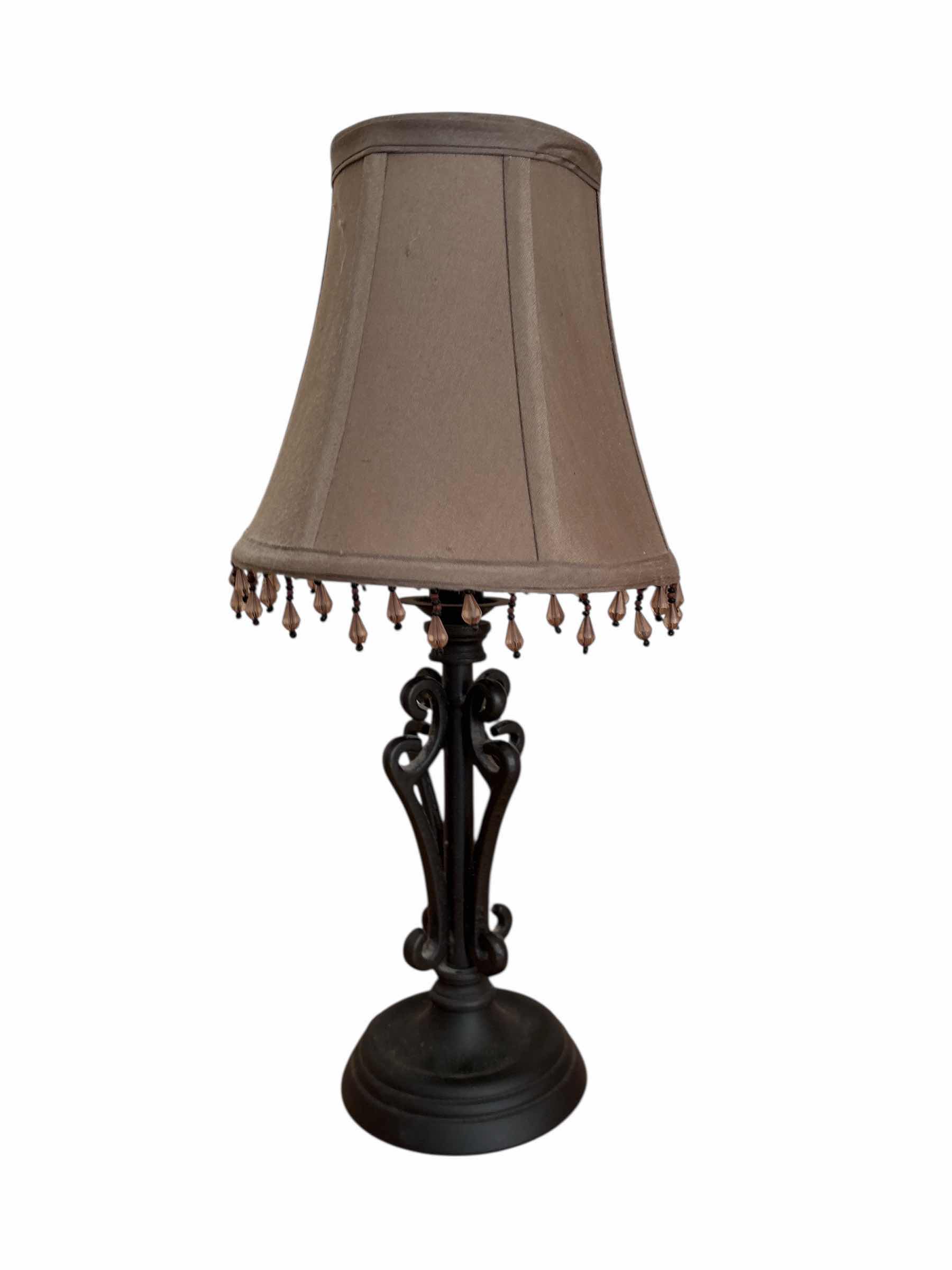 Photo 1 of BEDSIDE TABLE LAMP USES CANDELABRA BULB 17”