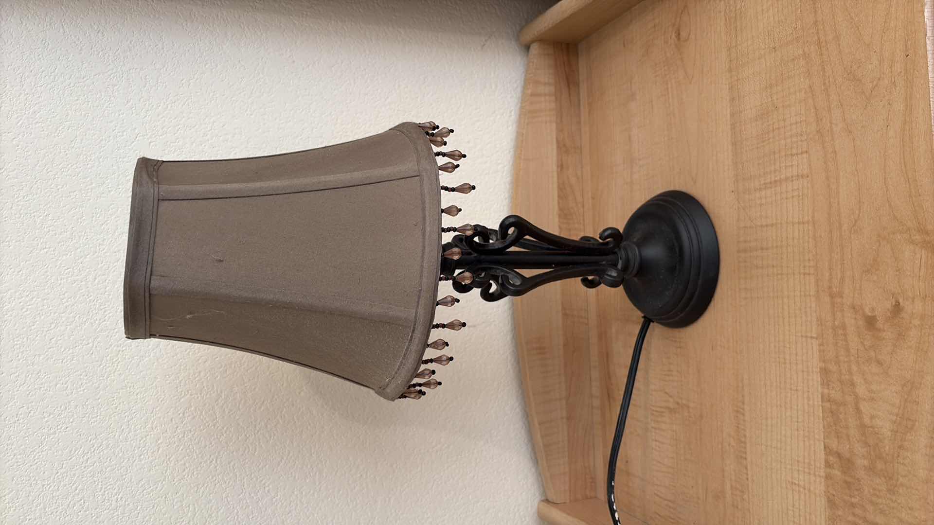 Photo 1 of BEDSIDE TABLE LAMP USES CANDELABRA BULB 17”