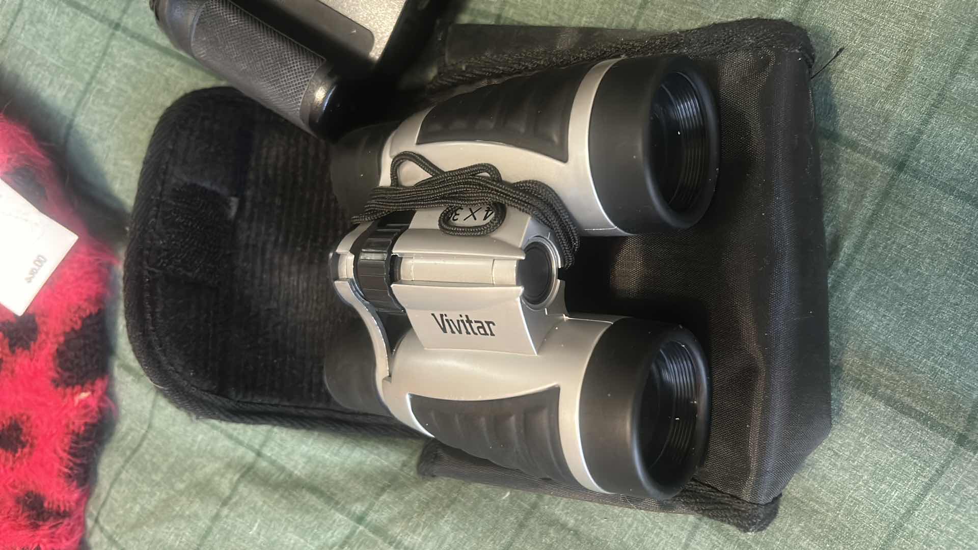 Photo 1 of 3 VINTAGE CAMERAS AND 1 BINOCULARS