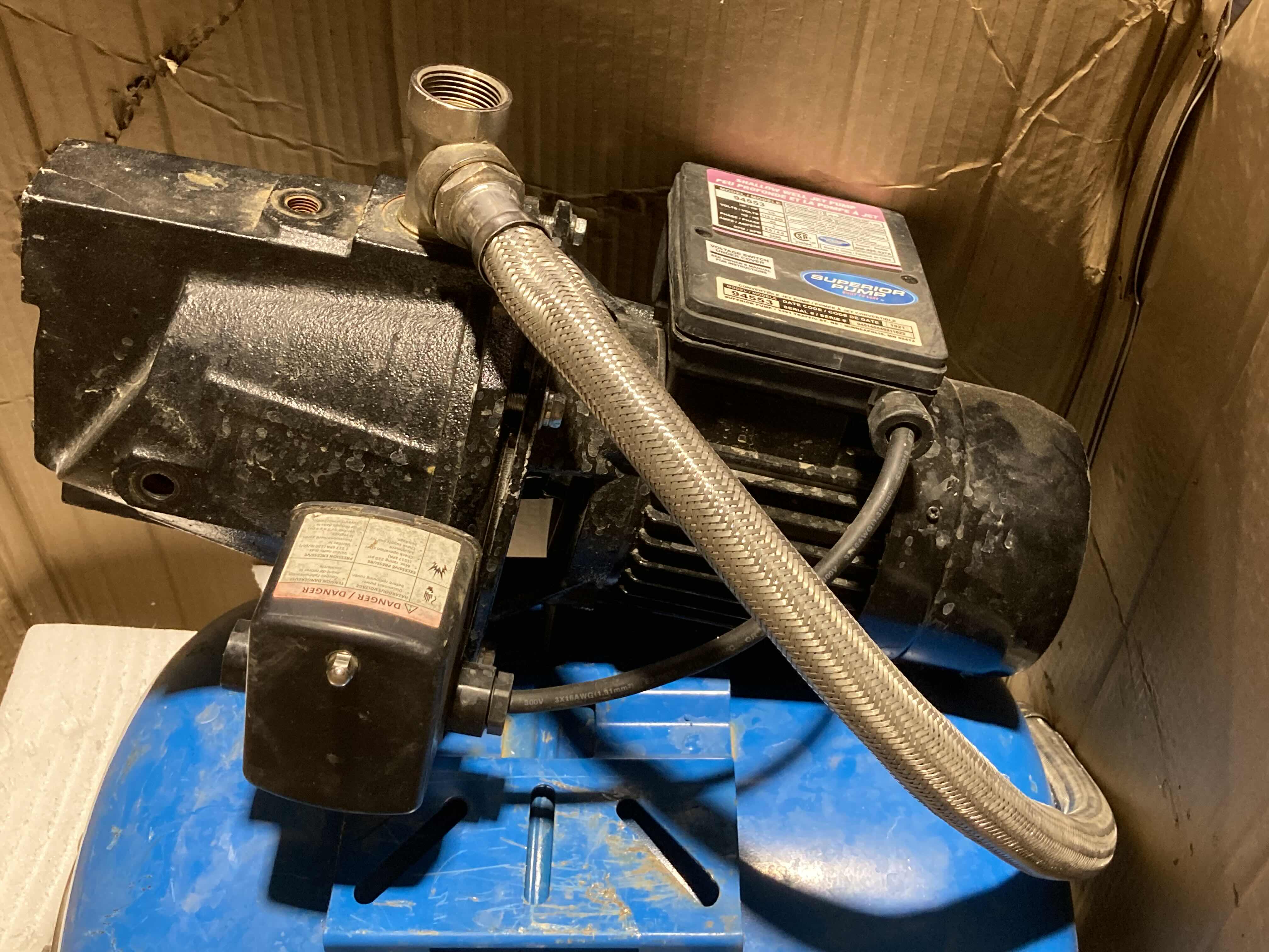 Photo 1 of SUPERIOR PUMP SHALLOW WELL 0.5HP 13.2GAL JET PUMP TANK SYSTEM MODEL 94553