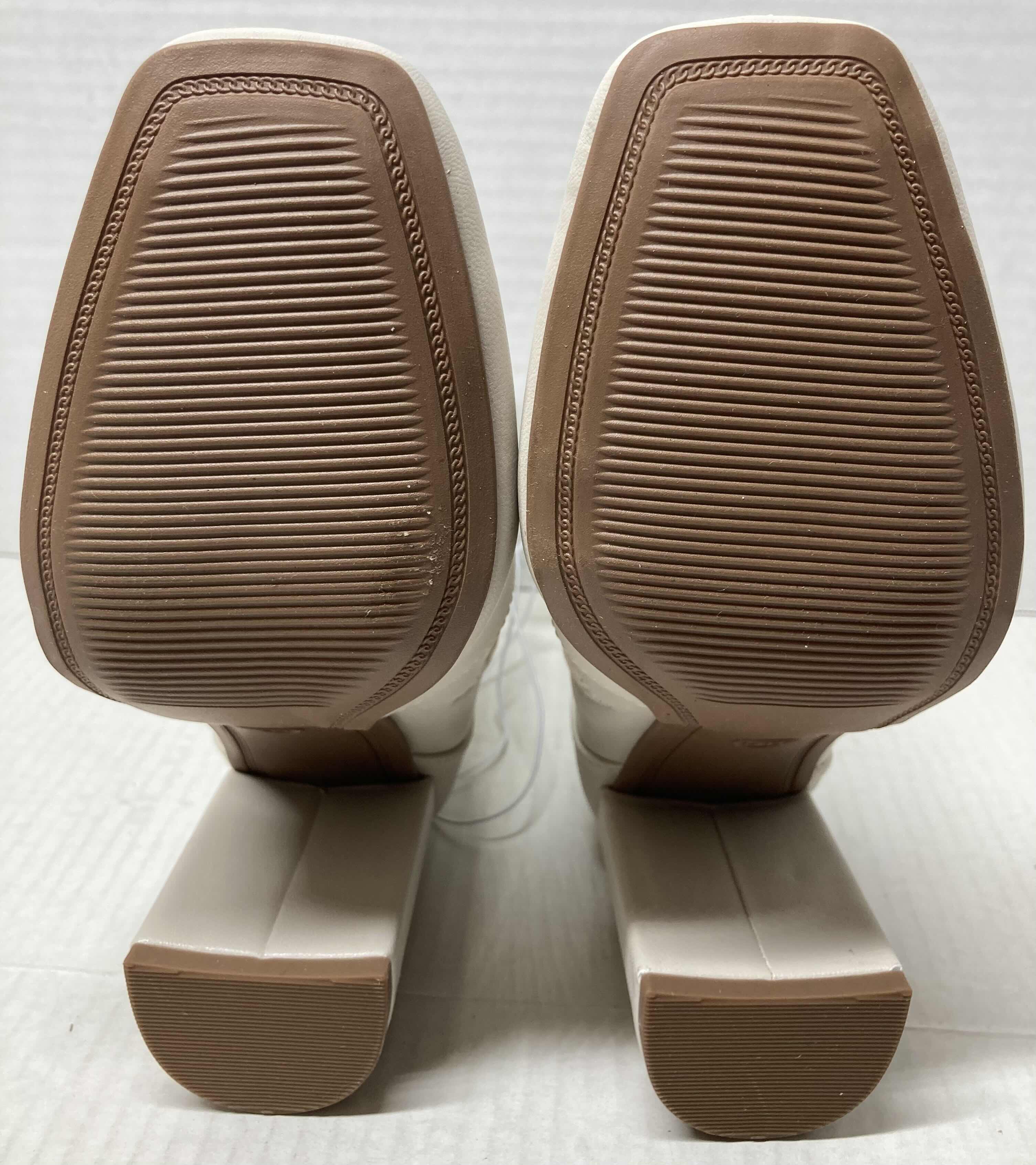 Photo 1 of NEW A NEW DAY PENELOPE MEMORY FOAM OFF-WHITE ZIP UP BOOTS WOMENS SIZE 5