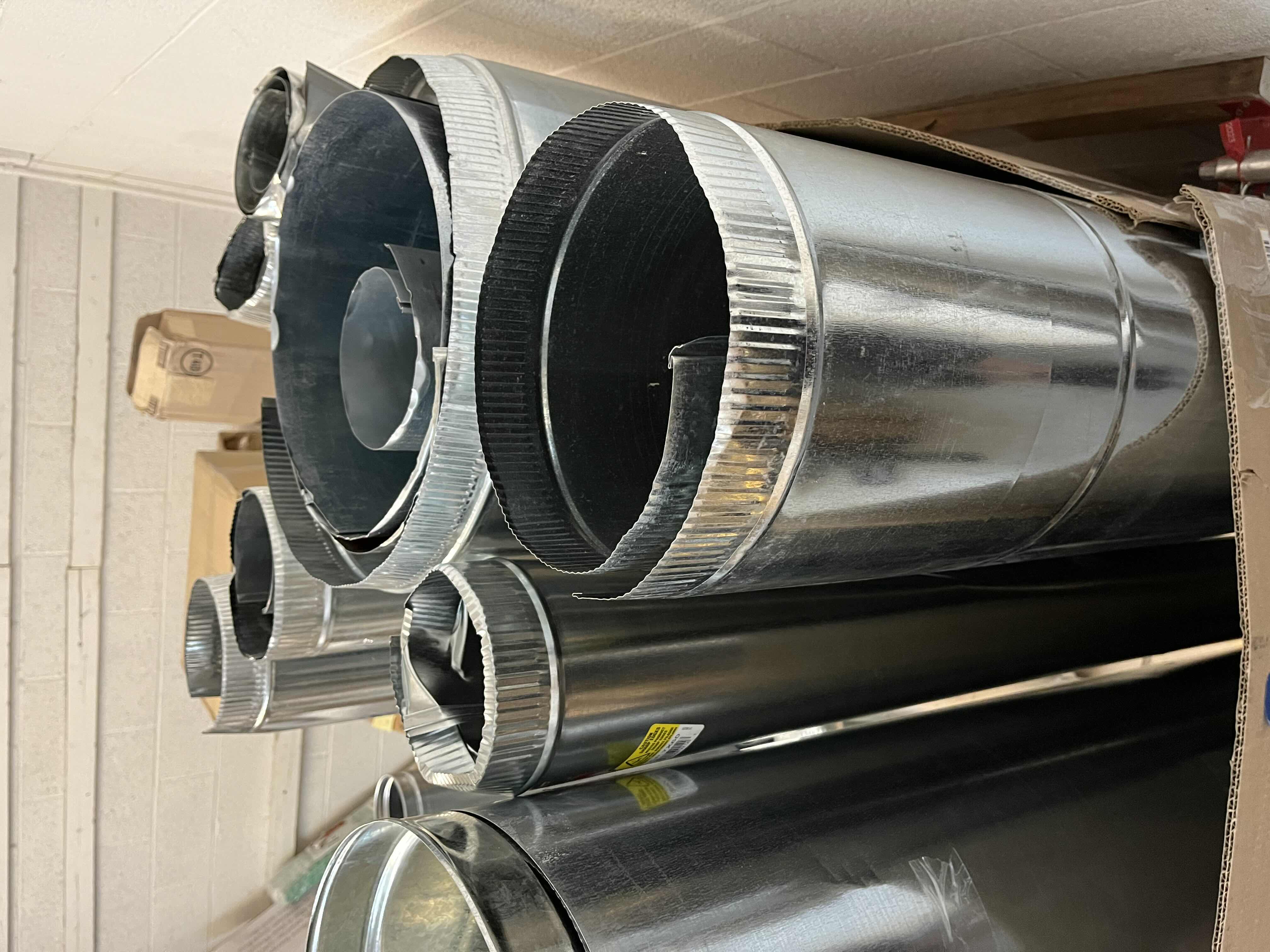 Photo 1 of MASTERFLOW GALVANIZED STEEL DUCTING ON PALLET- VARIOUS SIZES & PURPOSES (APPROX 20PCS) READ NOTES