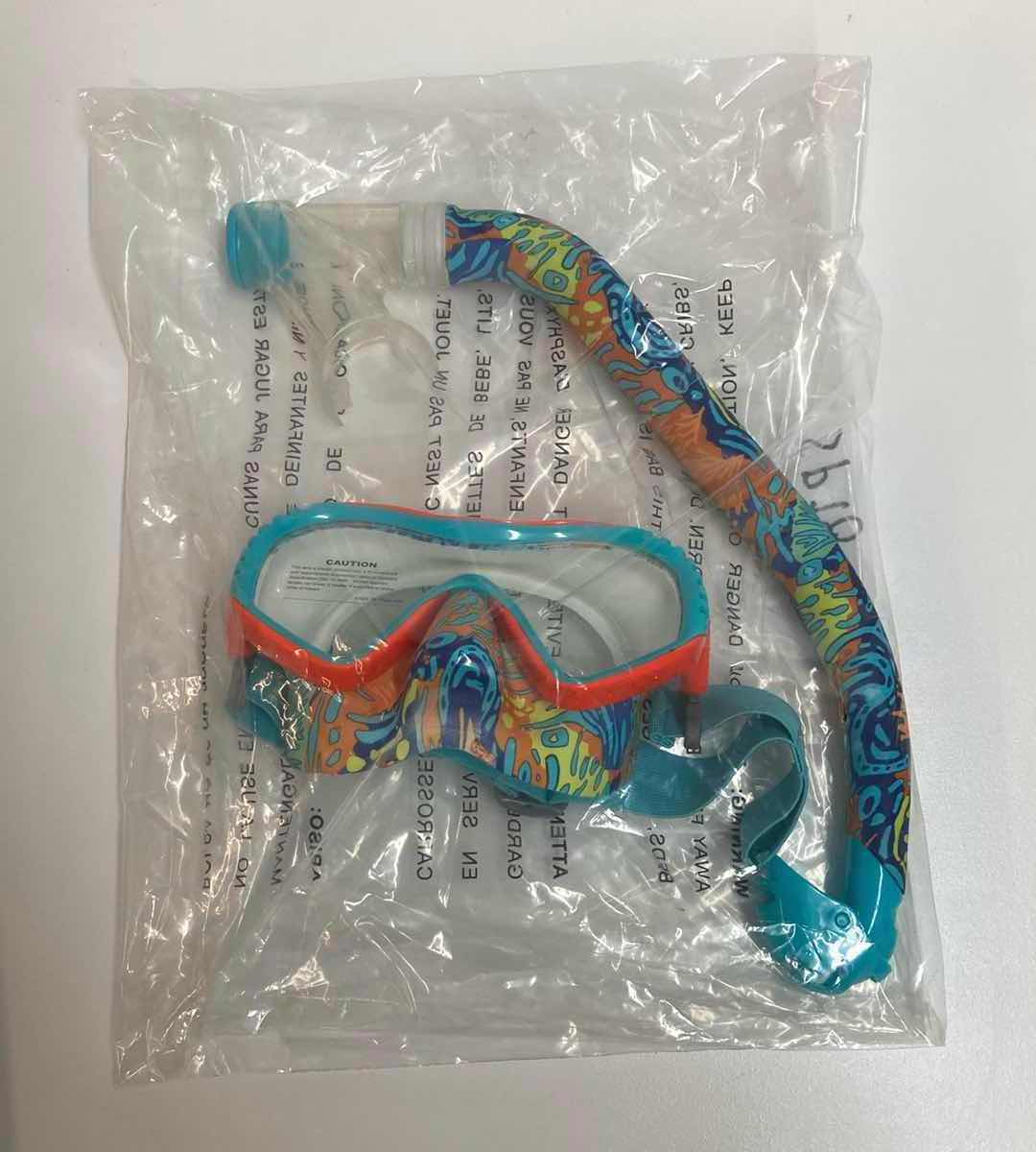 Photo 1 of PROFESSIONAL OCEAN WAYS SEALIFE YOUTH SILICONE MASK & SNORKEL COMBO