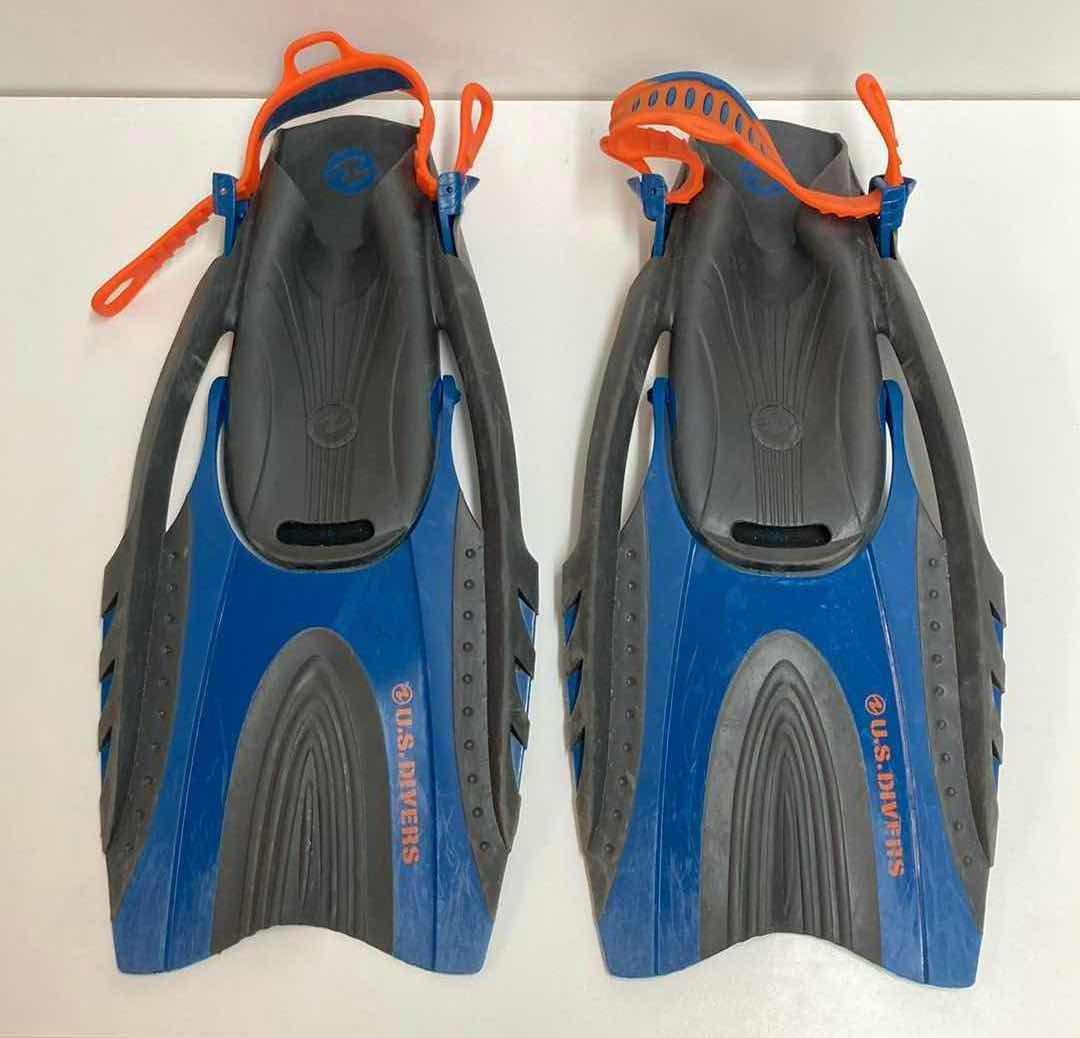 Photo 1 of U.S. DIVERS FINS ADULT SIZE S/M 4.5-5